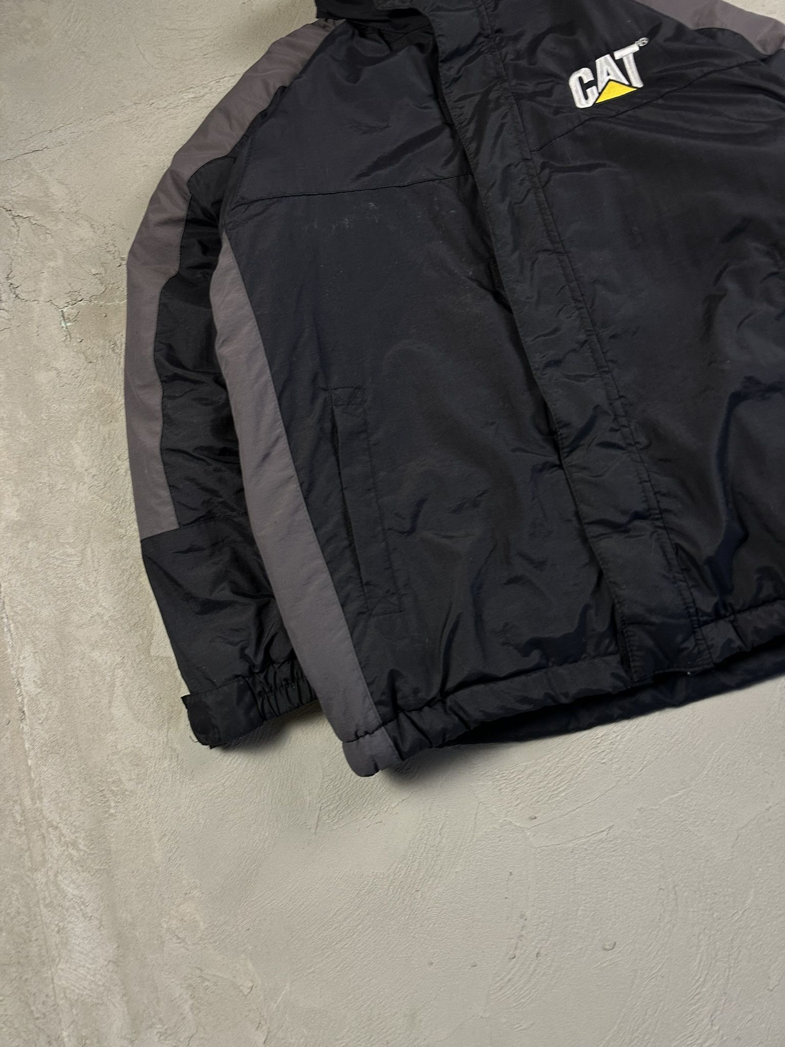 Caterpillar Vintage Caterpillar CAT Boxy Nylon Workwear Jacket Size US L / EU 52-54 / 3 - 4 Thumbnail