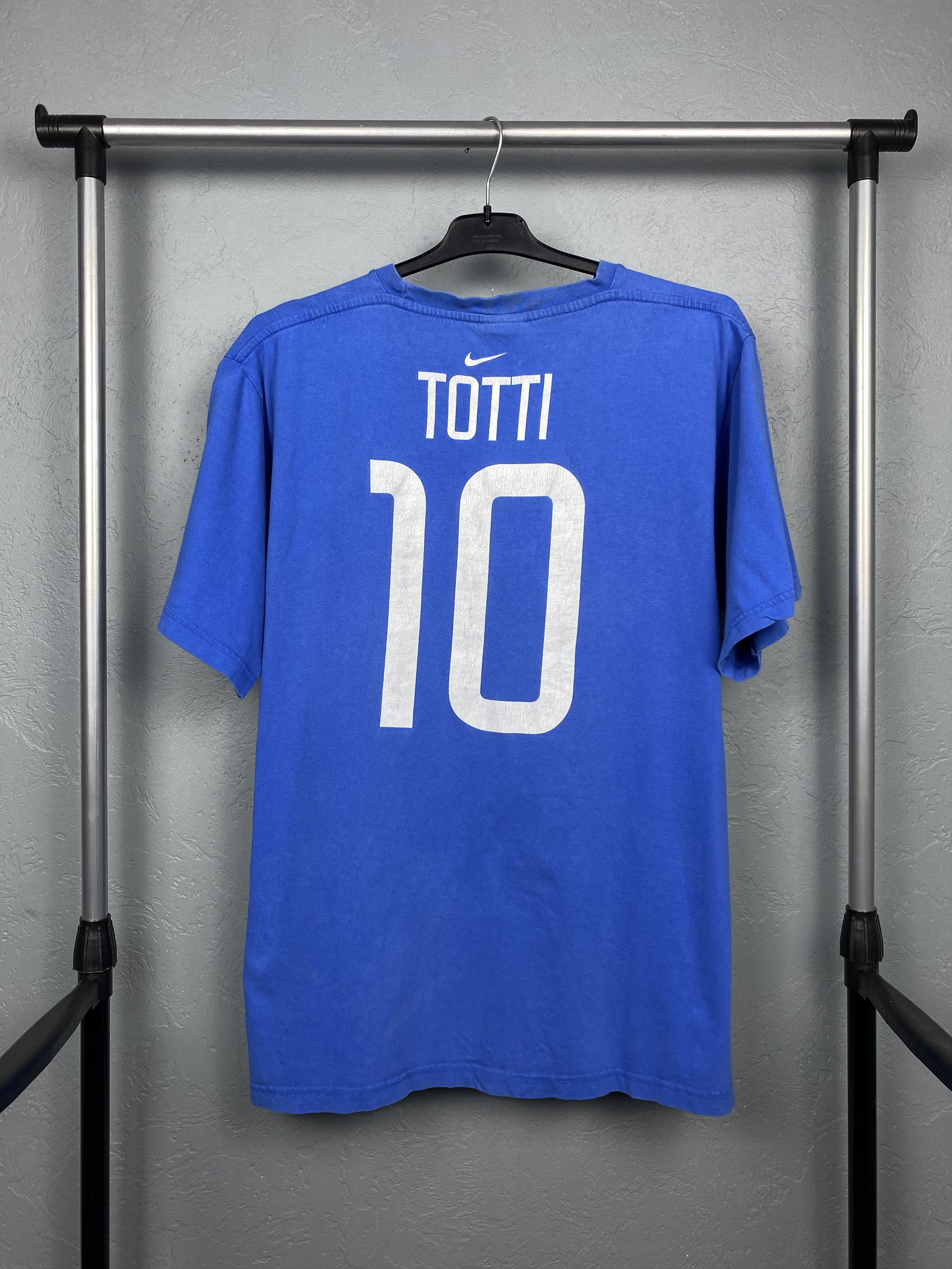 Nike Nike 2002 Vintage Totti 10 T-Shirt Y2K Tee Size US L / EU 52-54 / 3 - 6 Thumbnail