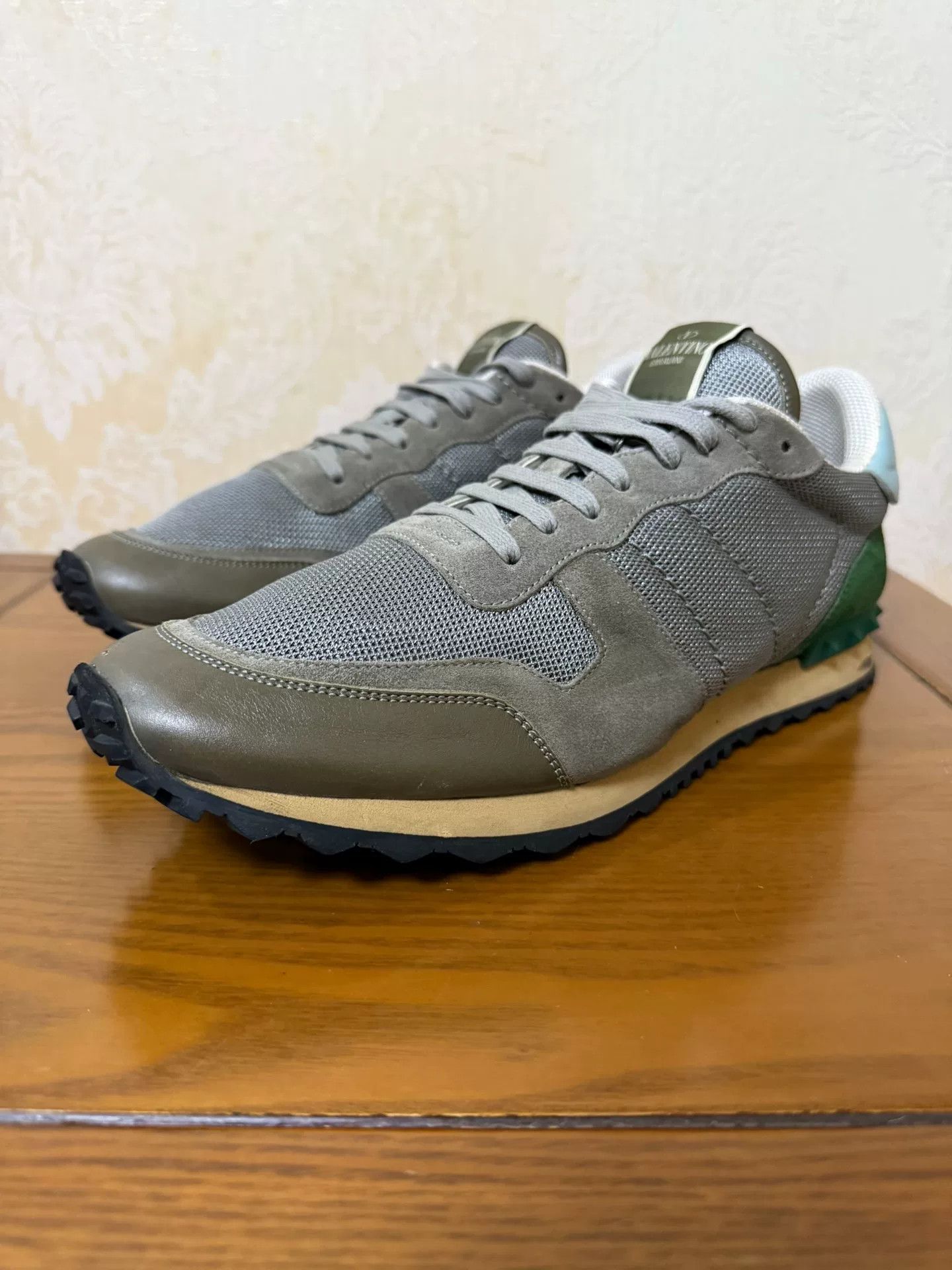 Valentino Valentino Running Orange Lowtop Sneakers 11 Men Size US 11 / EU 44 - 1 Thumbnail