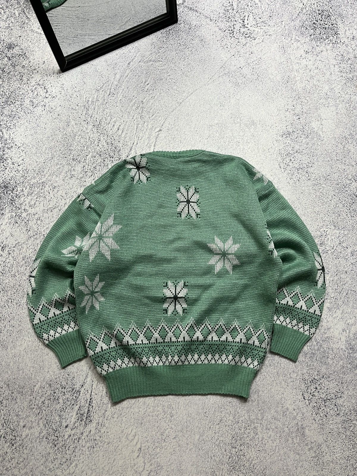 Vintage Vintage 90’s Winter Graphic Patterned Acrylic Knit Sweater Size L / US 10 / IT 46 - 5 Thumbnail