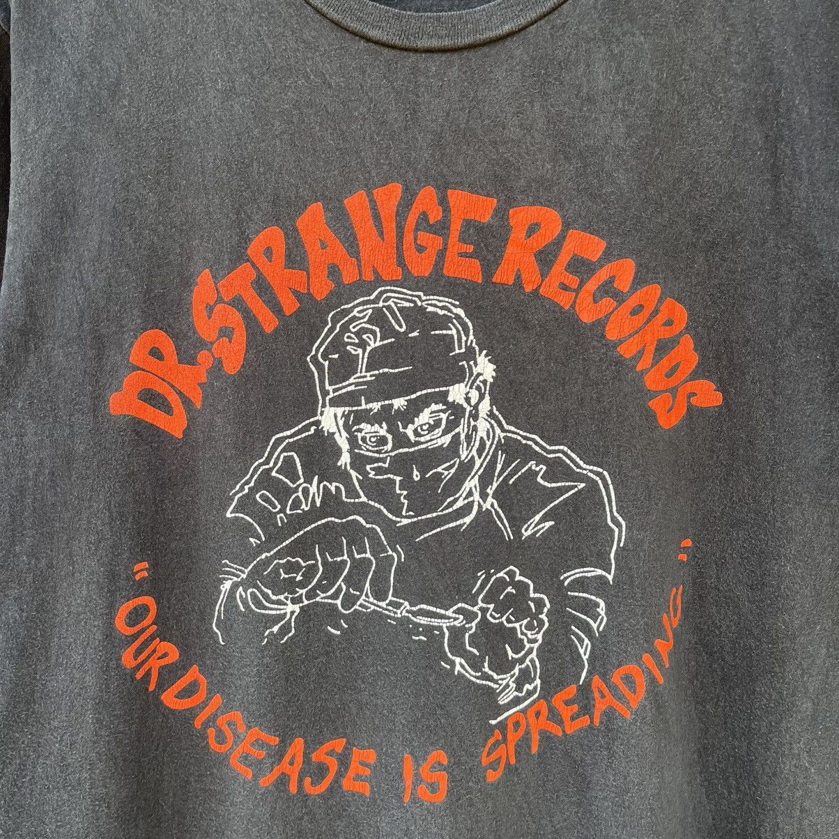 Vintage Thrashed Faded Vintage Dr. Strange Records Tee Size US L / EU 52-54 / 3 - 3 Thumbnail