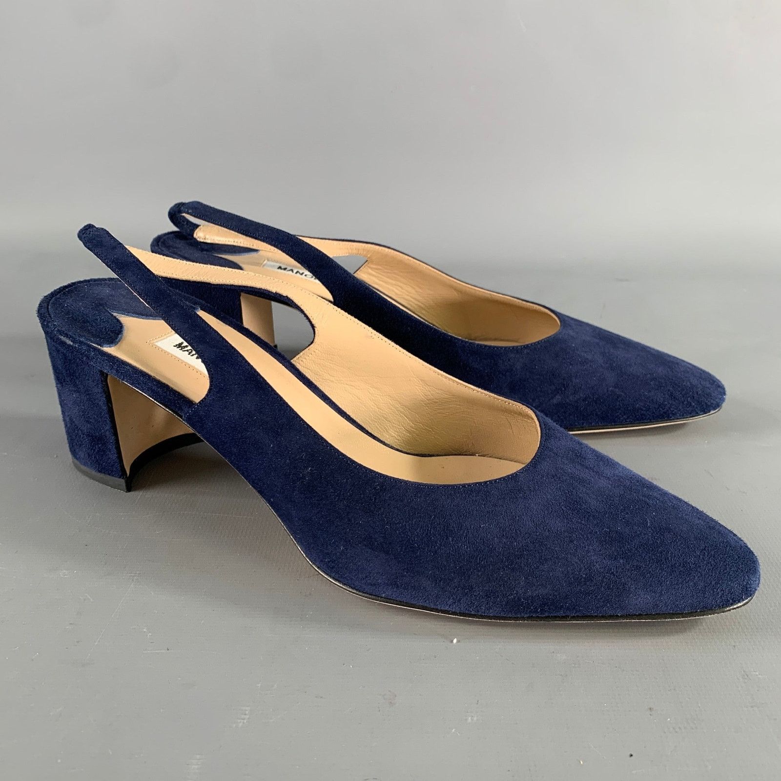 Manolo Blahnik MANOLO BLAHNIK Size 8 Navy Suede Slingback Pumps Size US 9.5 / IT 39.5 - 1 Thumbnail