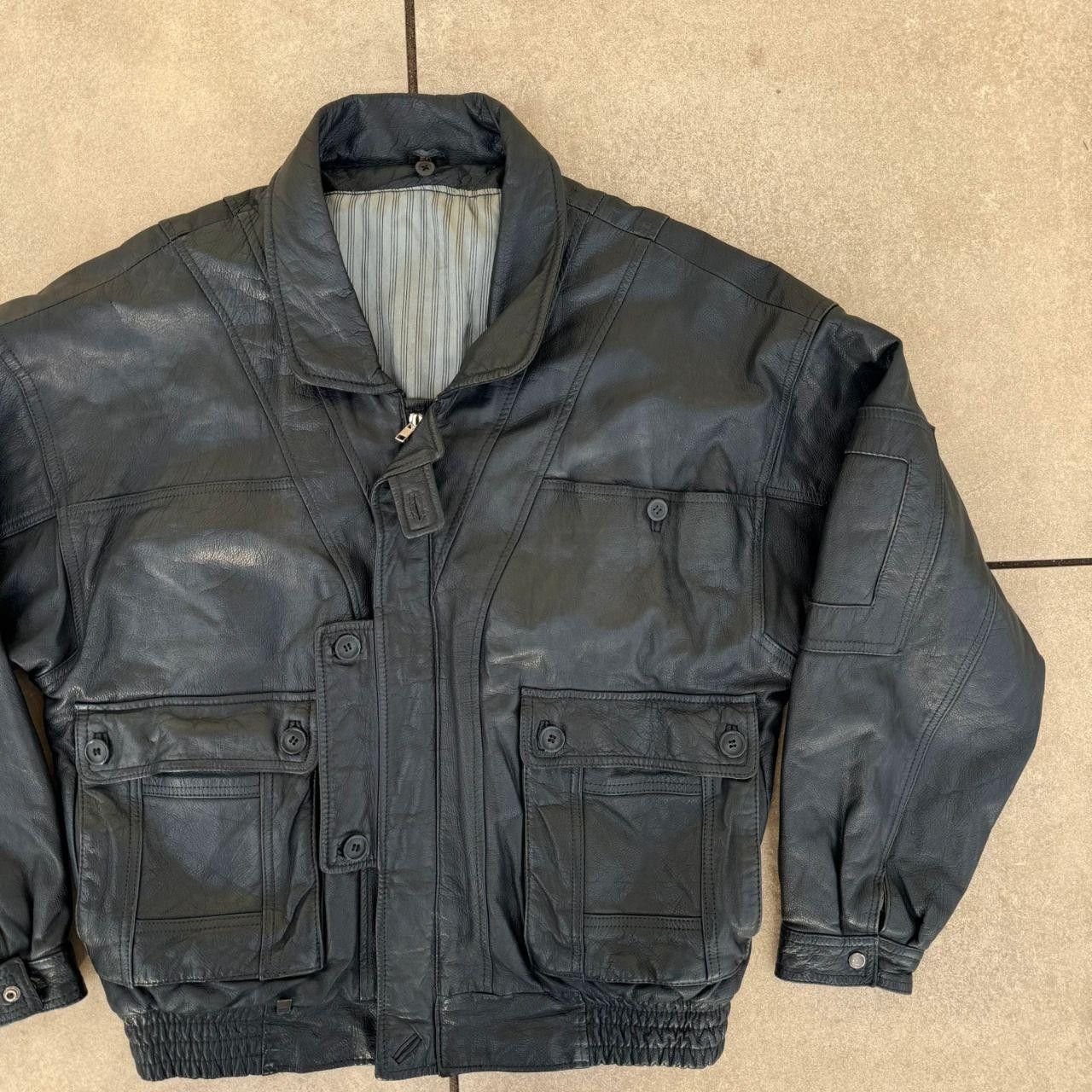 Vintage Black Real Leather Jacket Vintage 90s Boxy Cropped Size US L / EU 52-54 / 3 - 4 Thumbnail