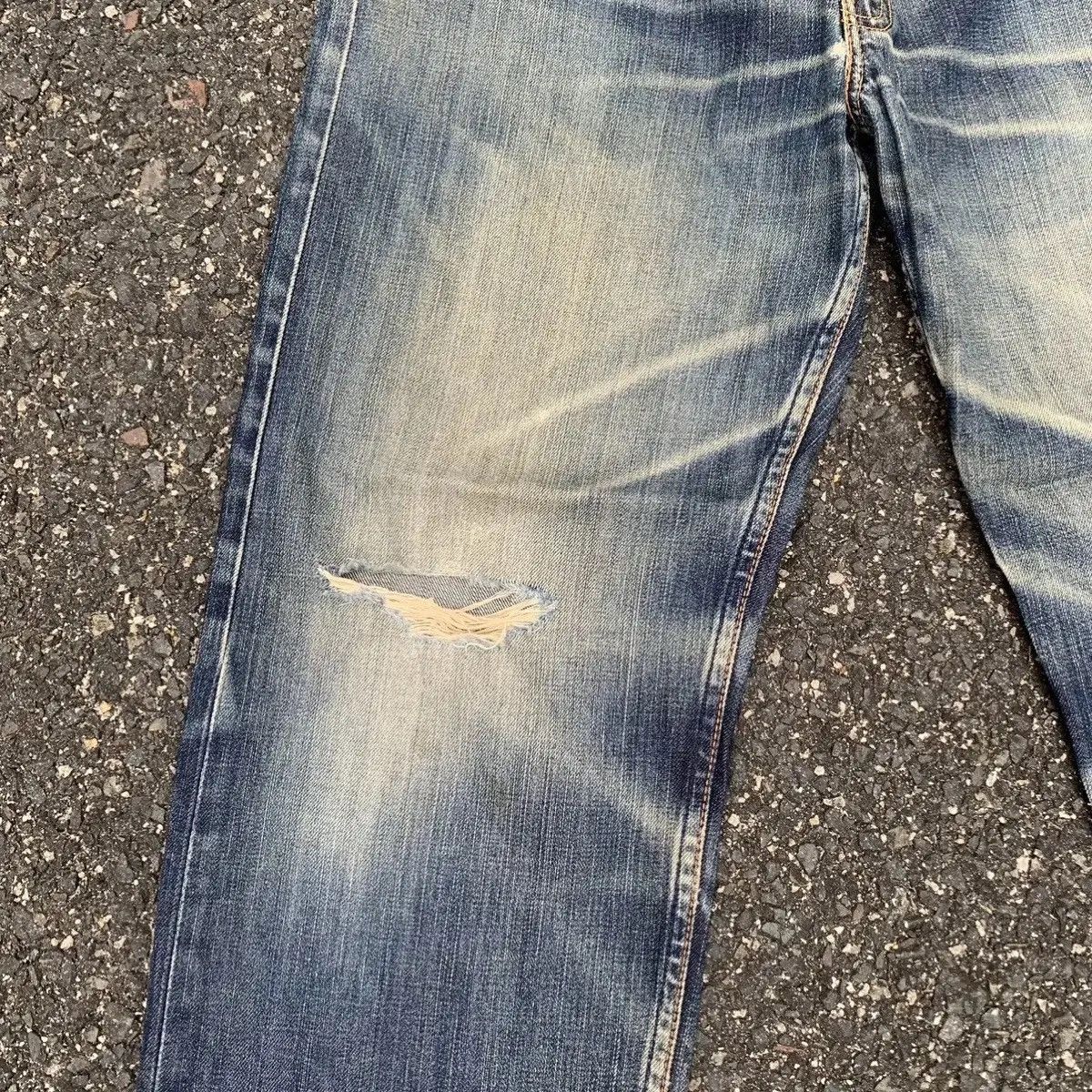 Levi's Levi’s LOT703 Distressed Denim Levis Sun Faded Jeans Pants Size US 34 / EU 50 - 5 Thumbnail