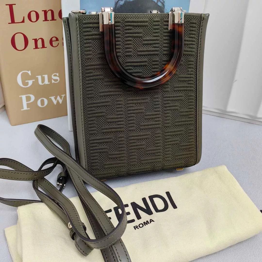 Fendi Pre-loved Bag Very good condition Size ONE SIZE - 1 Preview