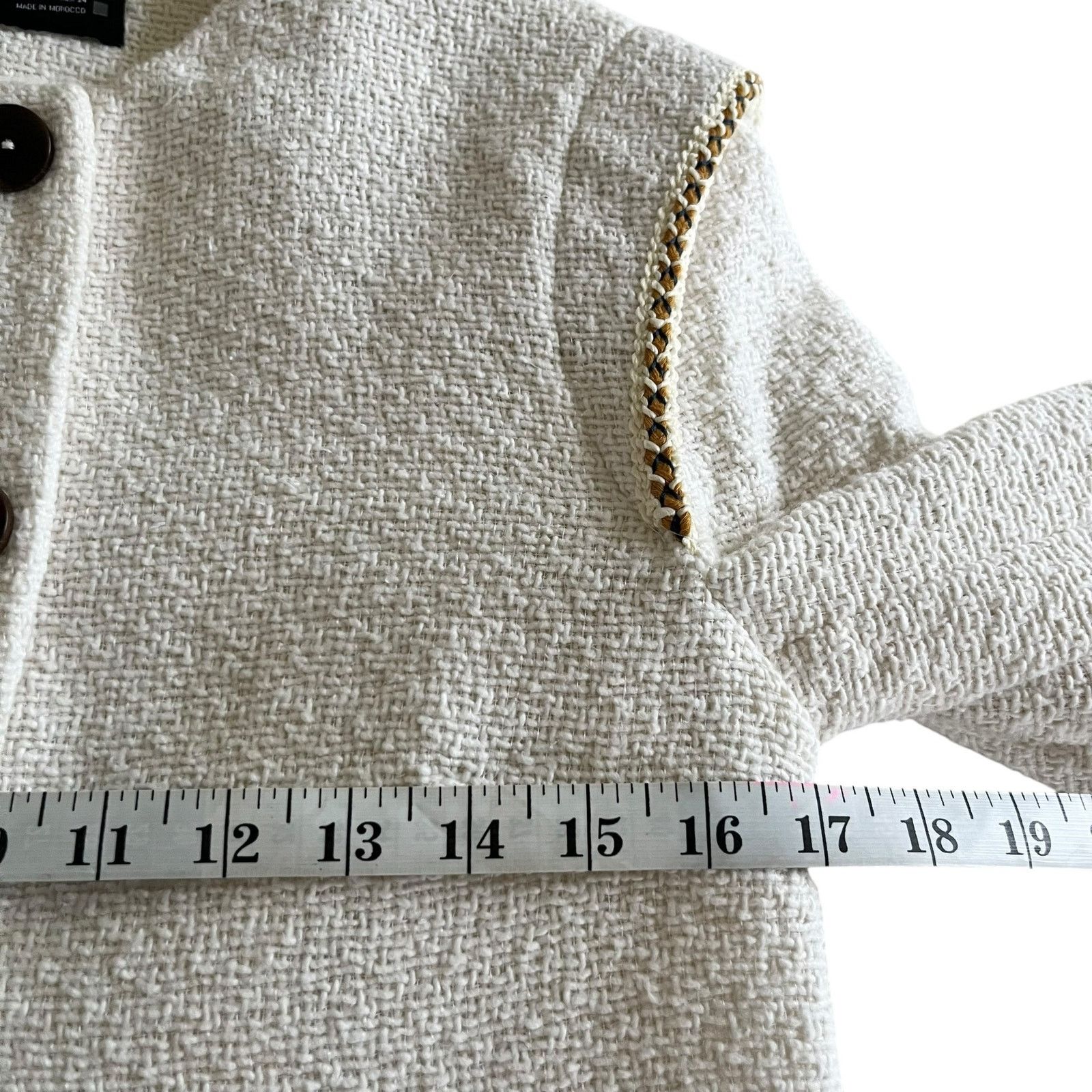 Zara ZARA Pronounced Shoulder Textured Jacket Ecru Cream Size XS / US 0-2 / IT 36-38 - 9 Thumbnail