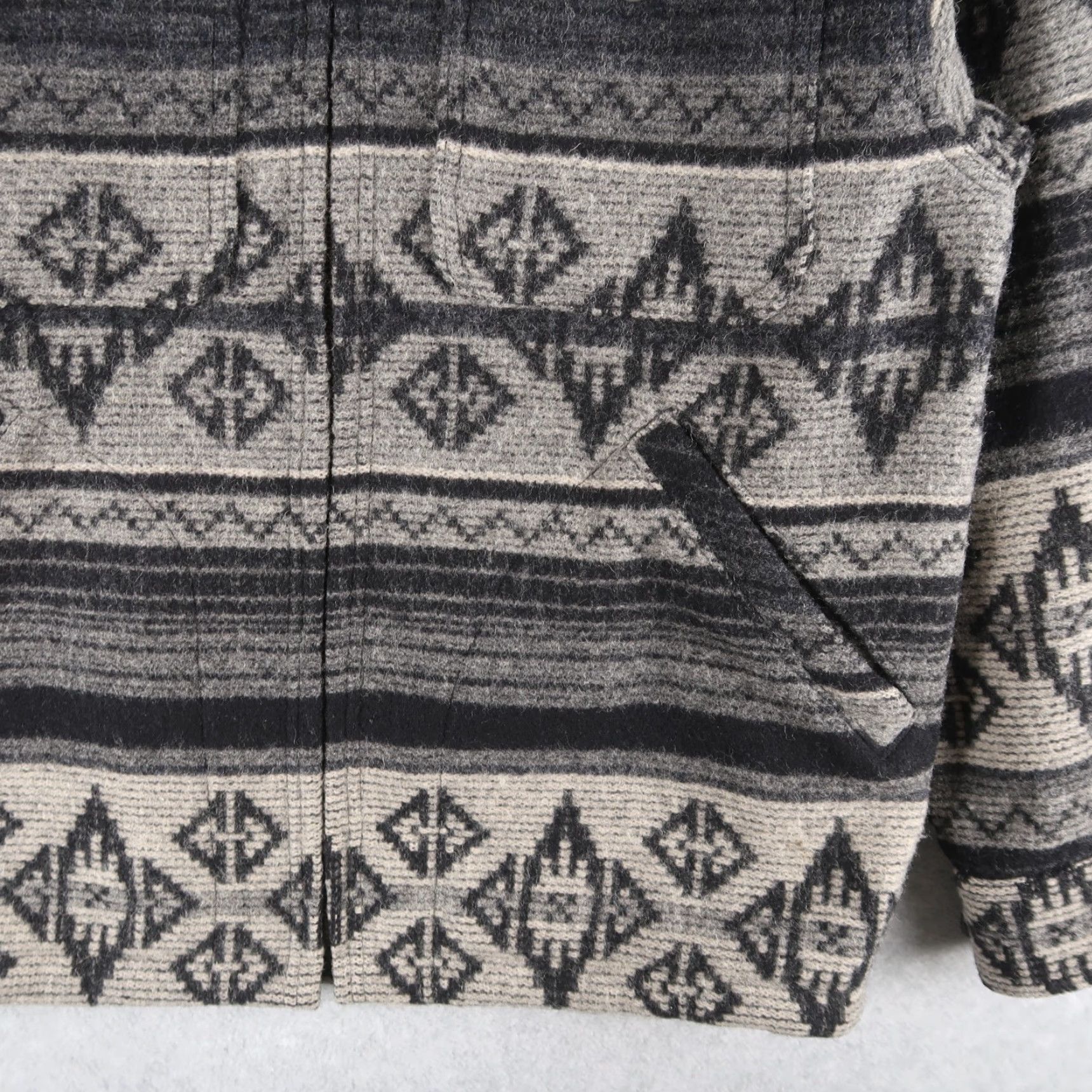 Vintage VINTAGE Woolrich Jacket Wool Aztec Southwestern Grey Men’s S USA Made Jacket Size US S / EU 44-46 / 1 - 4 Thumbnail