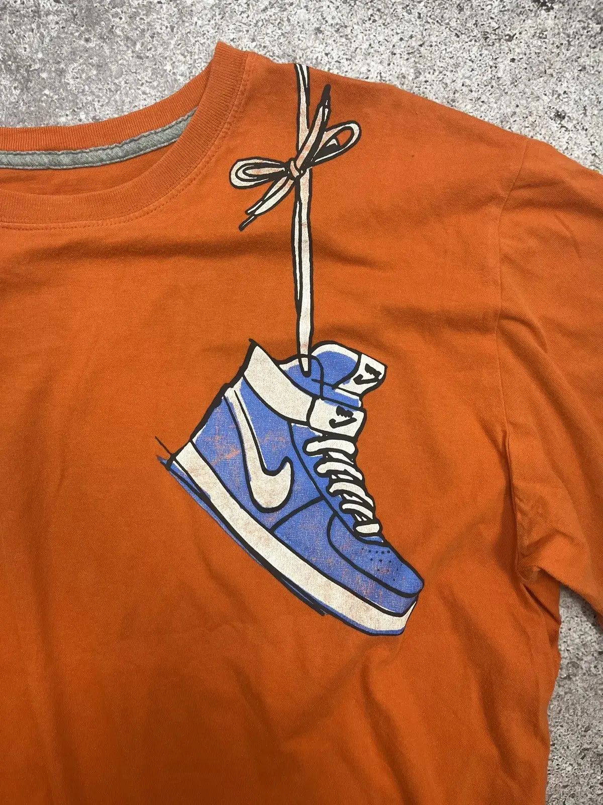 Nike Vintage Nike Graphic T-Shirt Orange Blue Sneaker Size M Size US XXL / EU 58 / 5 - 4 Thumbnail