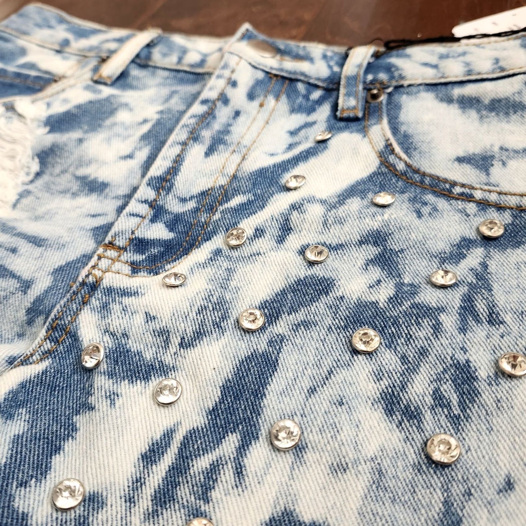 Forever 21 FOREVER 21 Women's Denim Shorts High Rise Distressed Embellished Blue 26 Regular Batik Party/Cocktail Summer Spring Fall Womens Size 26" / US 2 / IT 38 - 6 Thumbnail