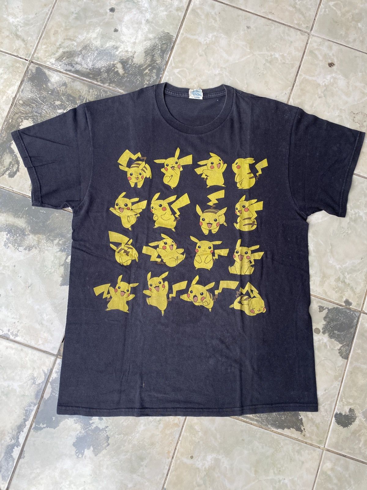 Pokemon Vintage 00’s Pikachu ProDelta Weight adult Tshirt Size US L / EU 52-54 / 3 - 1 Thumbnail