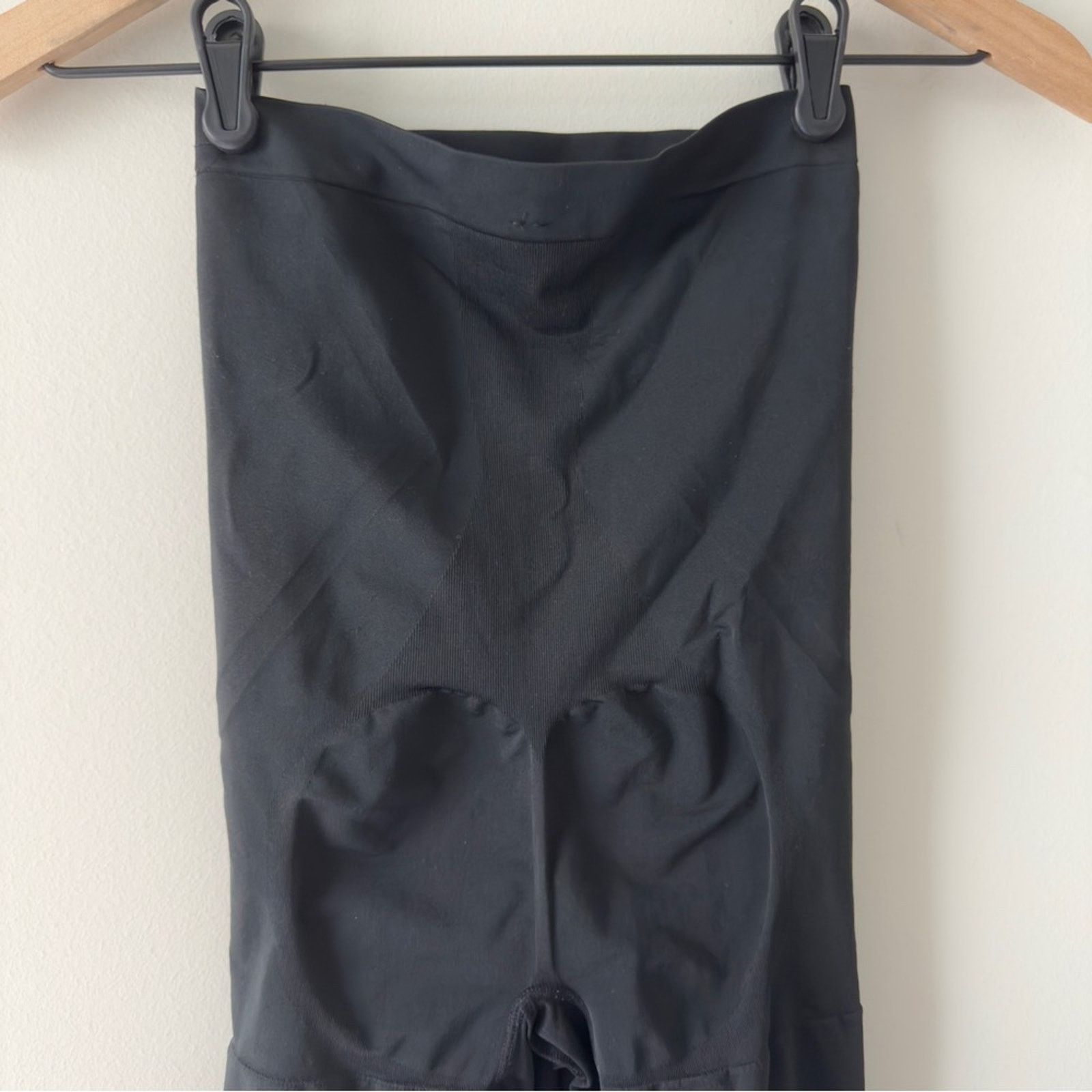 Spanx SPANX OnCore High-Waisted Mid-Thigh Short in very black EUC Size 29" - 5 Thumbnail