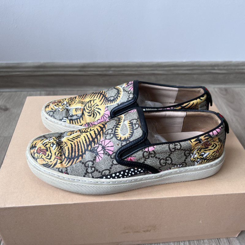 Gucci Gucci Floral Slip-On Sneakers with Tiger Motif 0079 Size US 6.5 / EU 39-40 - 1 Thumbnail