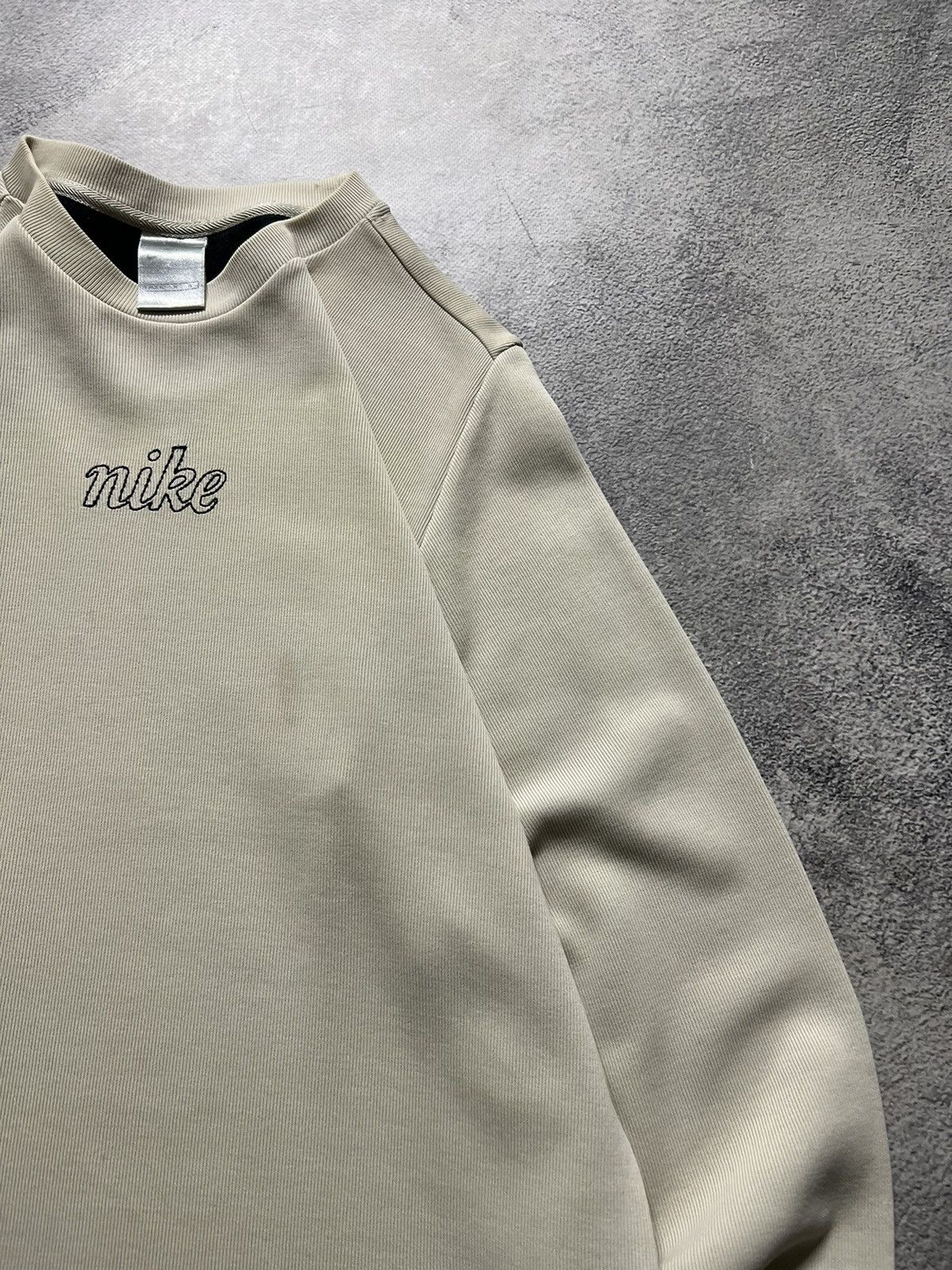Nike × Vintage Vintage Y2k Nike 💛 Centre Spell Out Logo Sweatshirt 00’s Size M / US 6-8 / IT 42-44 - 6 Thumbnail