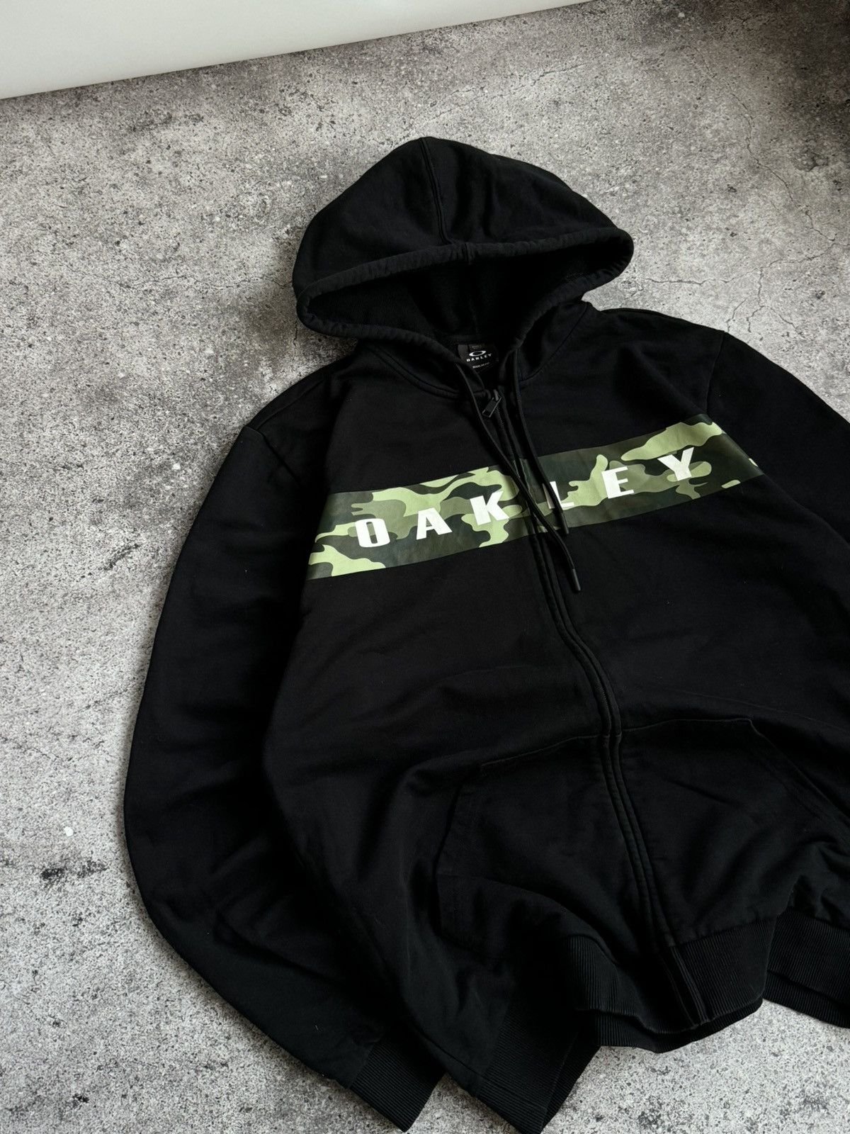 Oakley × Vintage Vintage Oakley outdoor Y2K oversized camo zip hoodie Size US L / EU 52-54 / 3 - 6 Thumbnail