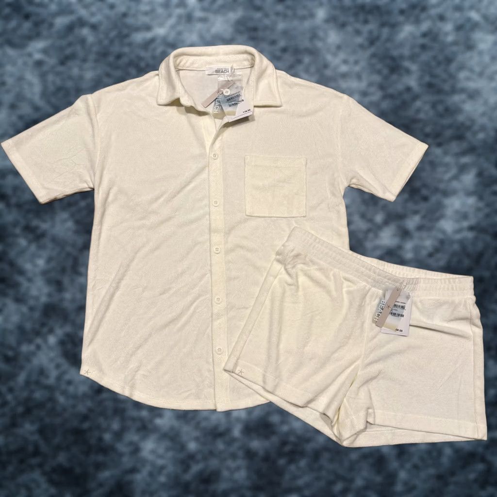 Vintage VINTAGE? No. Barefoot Dreams Shirt Shorts Set Mens S White Beach Lounge Button-Up Short Sleeve Button-Down Dream NWT Size US S / EU 44-46 / 1 - 1 Thumbnail