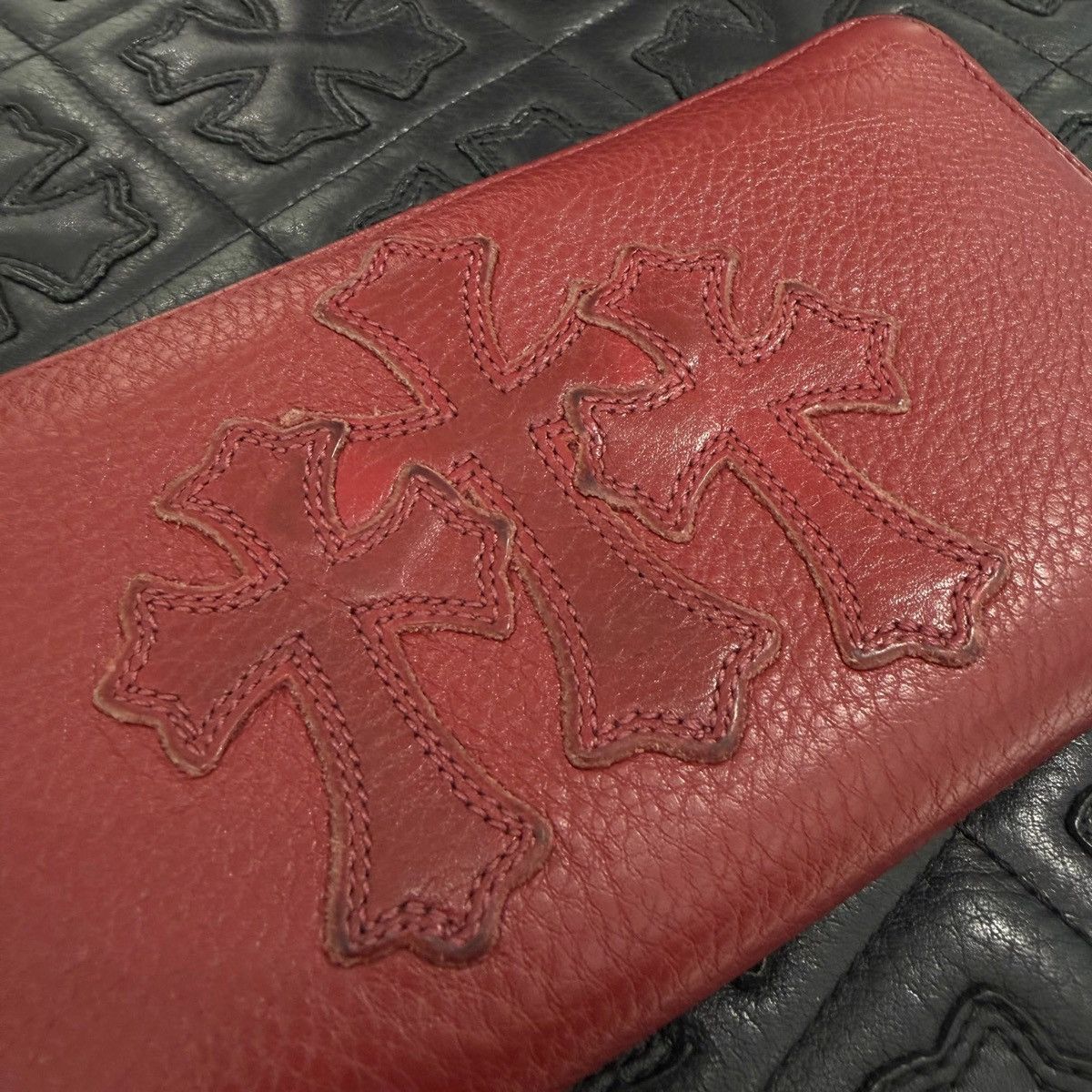 Chrome Hearts Chrome Hearts red cemetery triple cross leather patch wallet Size ONE SIZE - 7 Thumbnail