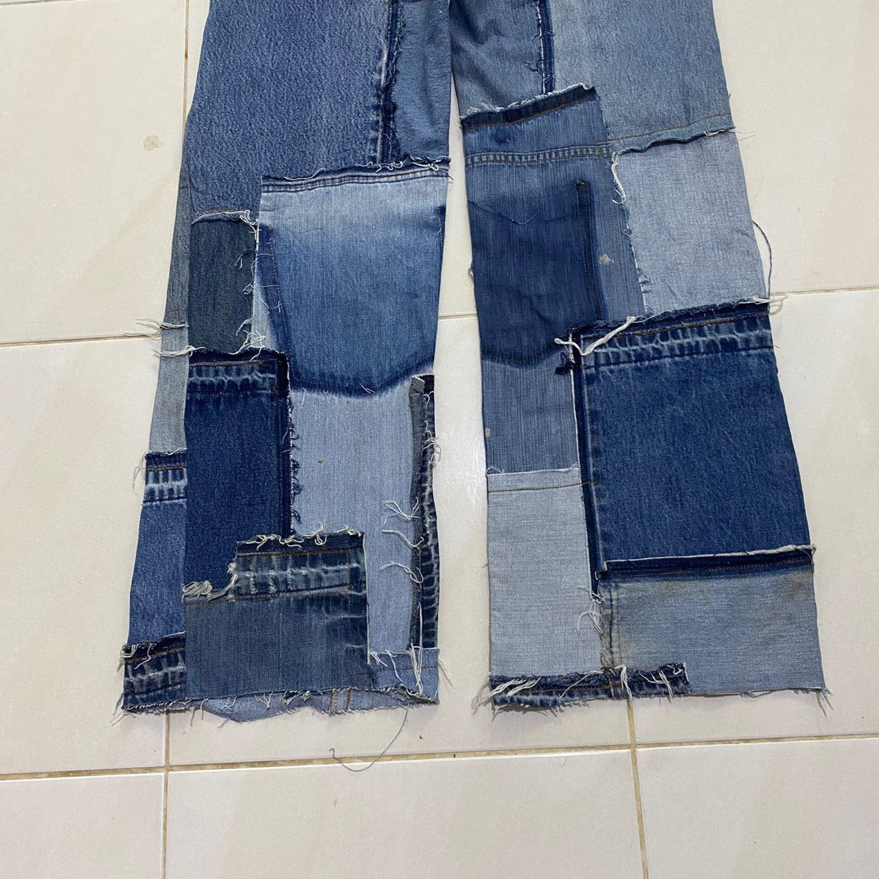 Levi's Vintage Levis 550 Relaxed Fit Patchwork Reworked Denim Size US 33 - 22 Thumbnail