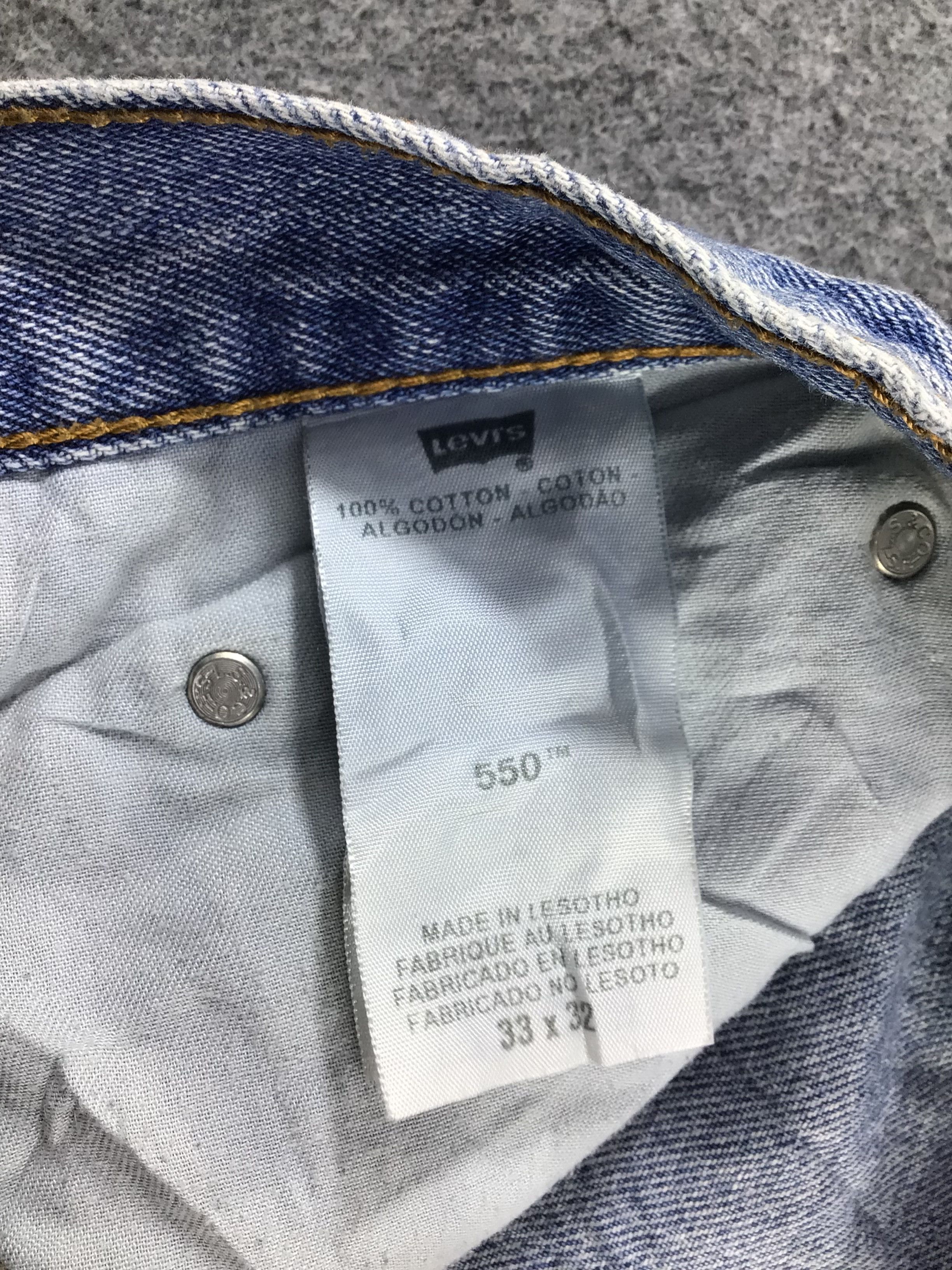 Levi's Vintage Levis 550 Jeans Faded Blue Denim KJ264 Size US 33 - 10 Thumbnail