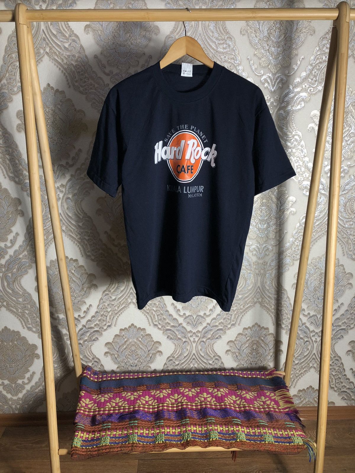 Vintage VERY RARE HARD ROCK CAFE KUALA LUMPUR MALAYSIA T-SHIRT 90s Size US L / EU 52-54 / 3 - 1 Thumbnail