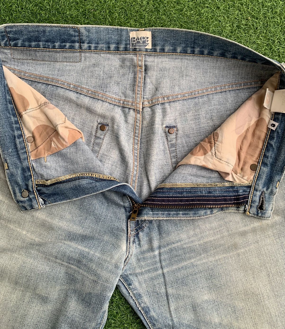 Bape Vintage Bathing Ape Embroidery Back Pocket Jeans Size US 33 - 12 Thumbnail