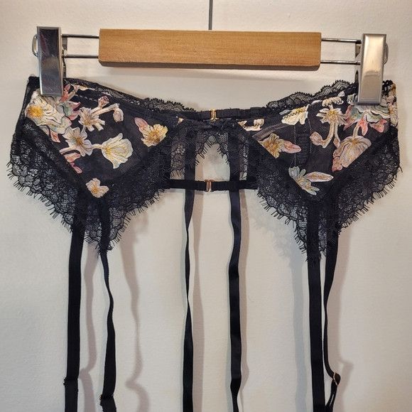 Victoria's Secret Victoria's Secret XS/S *DREAM ANGELS* GARTER BELT Floral Nwt Size ONE SIZE - 2 Thumbnail