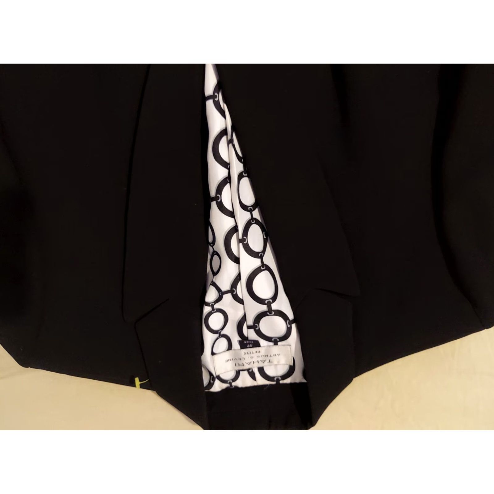 Vintage Womens Tahari Blazer Jacket 4P Petite Black Single-Breasted Notch Lapel Lined Suit Jacket/Blazer Mens? Size S / US 4 / IT 40 - 3 Thumbnail