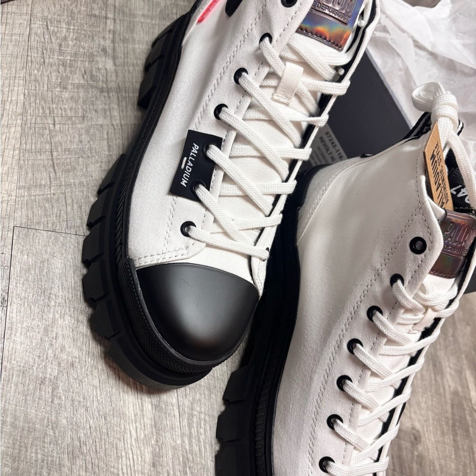 Palladium Palladium Women’s Revolt High-Top Boots Size 8.5 New in Box Size US 8.5 / IT 38.5 - 2 Thumbnail