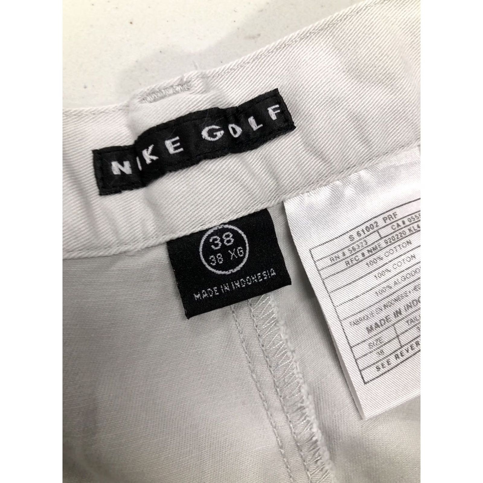 Nike VTG Nike Golf Shorts Mens 37x 7 (Tag 38) Khaki Tan Chino Pleated Short Cotton - Vintage Size US 37 - 5 Thumbnail