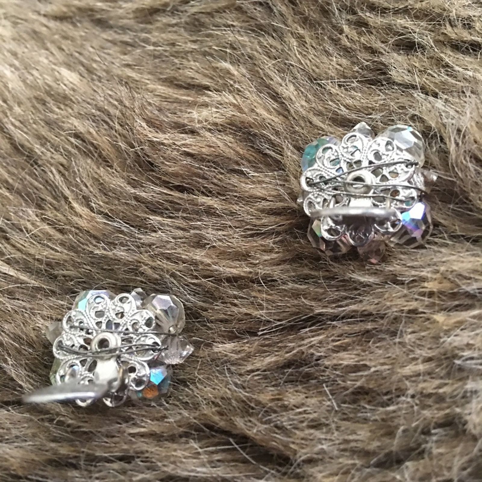 Vintage Vintage 60s aurora borealis clip earrings Size ONE SIZE - 3 Thumbnail