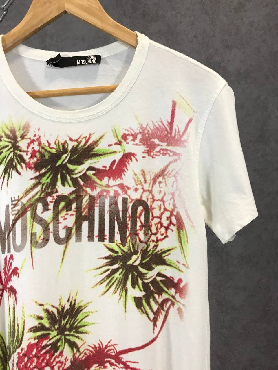 Designer Love Moschino luxury art designer tee Size US S / EU 44-46 / 1 - 2 Thumbnail