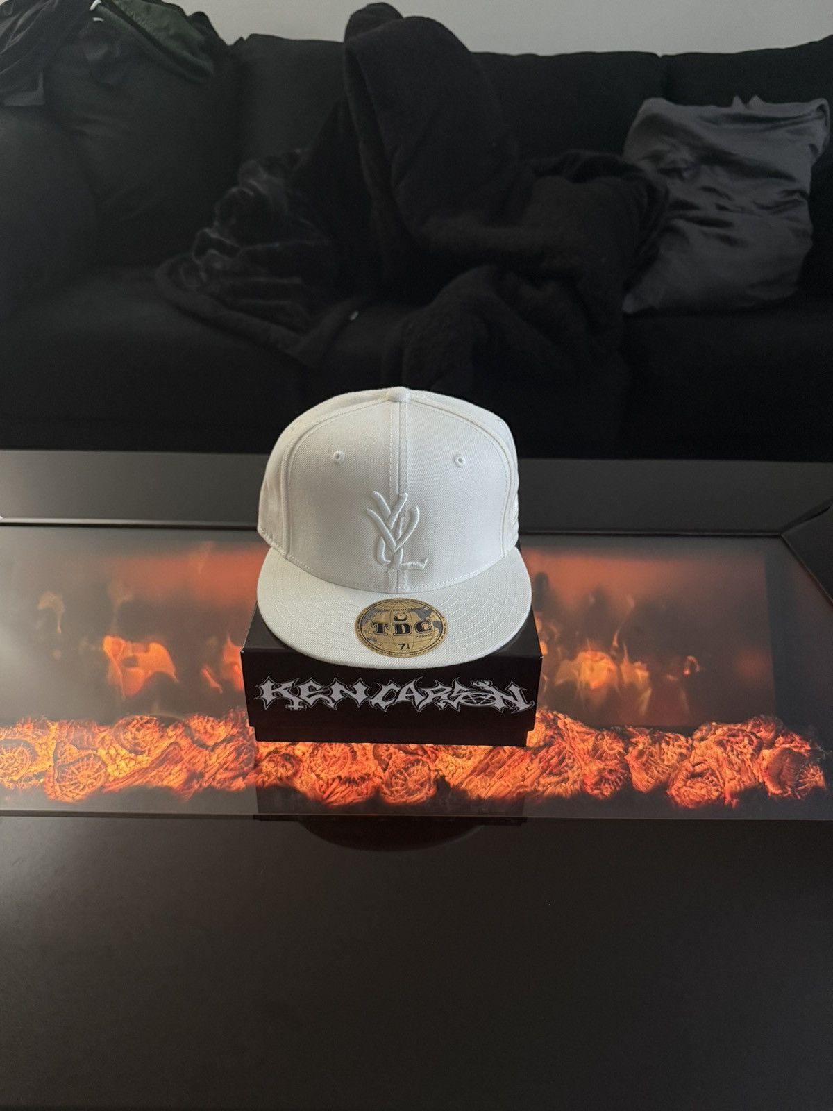 帽子 YVL CAP WHITE Playboi Carti YVL Cap White/Navy Men's - SS25 - US