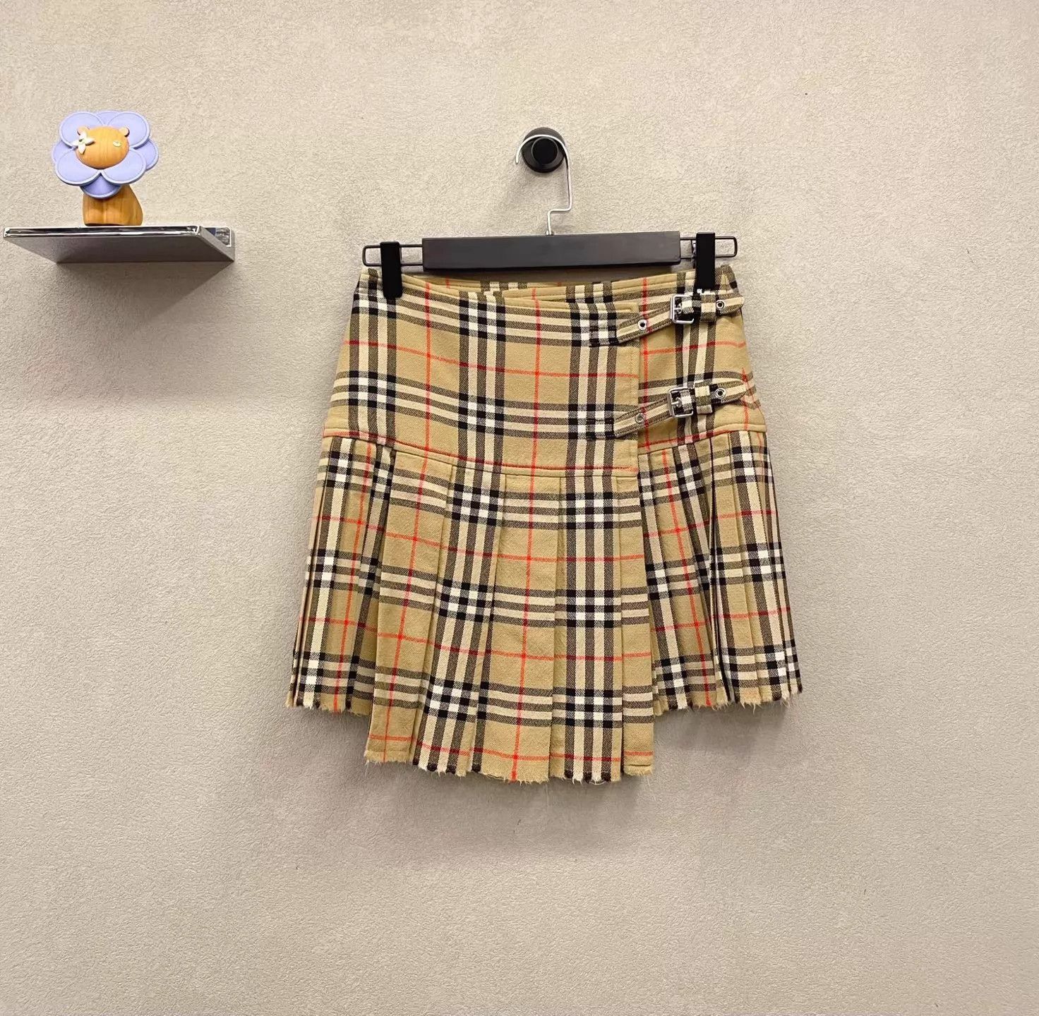 Burberry Burberry Check Summer Preppy Mini Skirt Size 36 Size 25" / US 0 / IT 36 - 1 Thumbnail