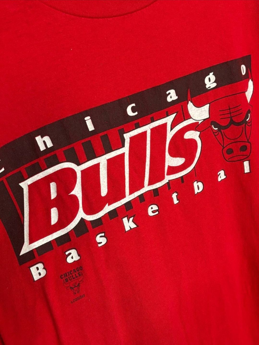 NBA × Vintage Vintage NBA Chicago Bulls Basketball T-Shirt Size US XL / EU 56 / 4 - 3 Thumbnail
