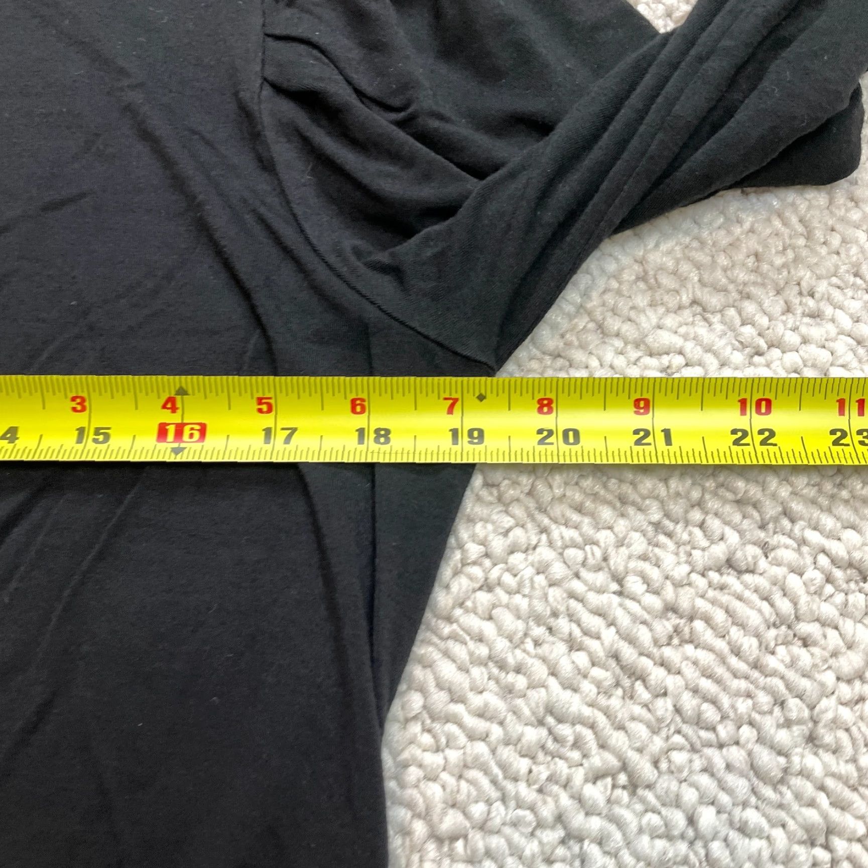 Vintage T Tahari Shirt Womens M Long Sleeve Pullover Black Rayon Top Solid Knit Regular Round Neck Size M / US 6-8 / IT 42-44 - 5 Thumbnail