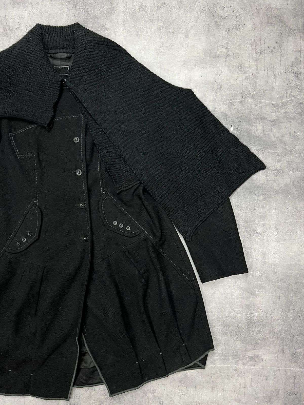 Marithe + Francois Girbaud Marithe Francois Girbaud womens wool coat scarf neck size L Size L / US 10 / IT 46 - 3 Thumbnail