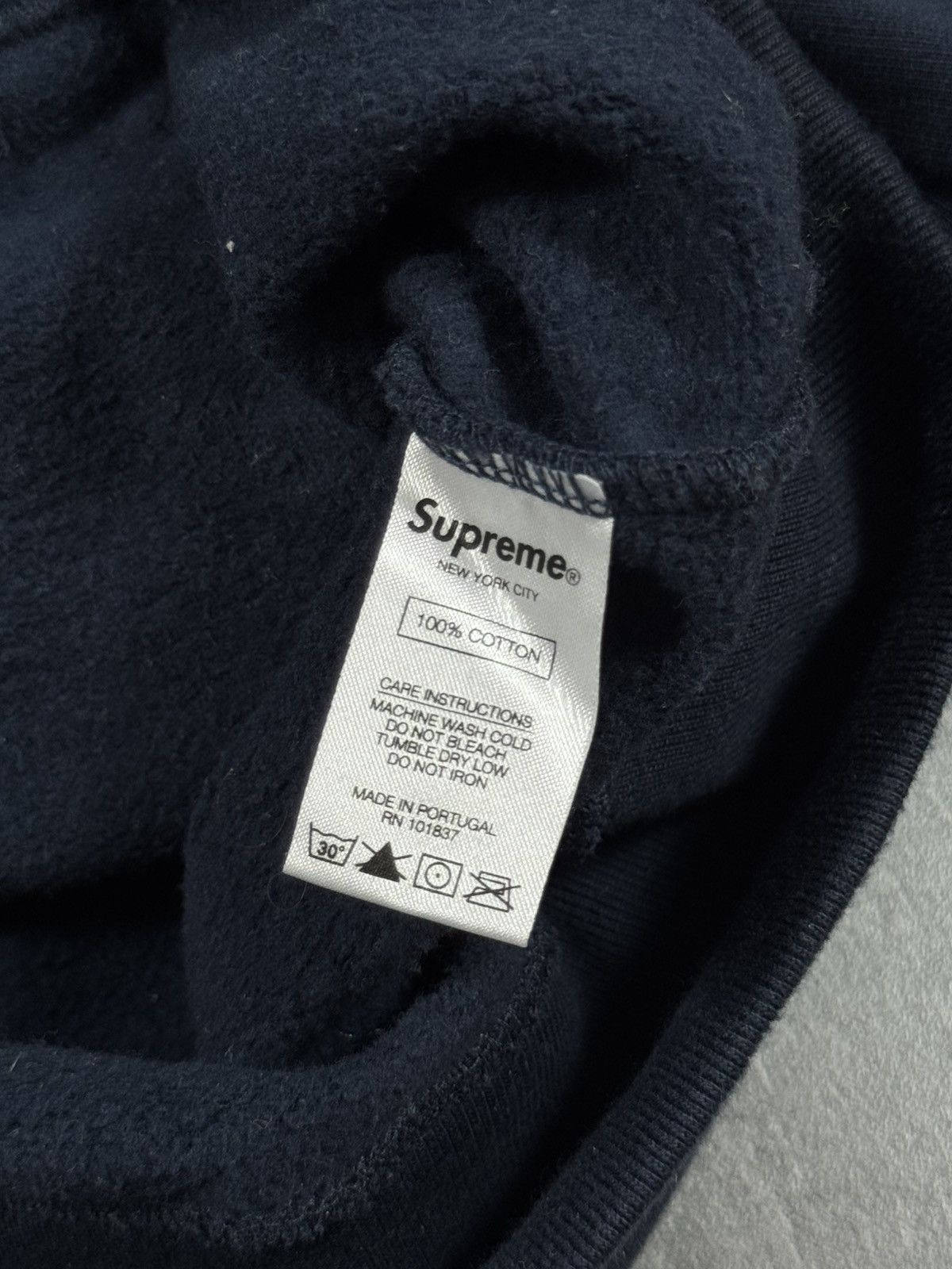 Supreme FW18 Supreme hoodie love or hate y2k Size US M / EU 48-50 / 2 - 14 Thumbnail