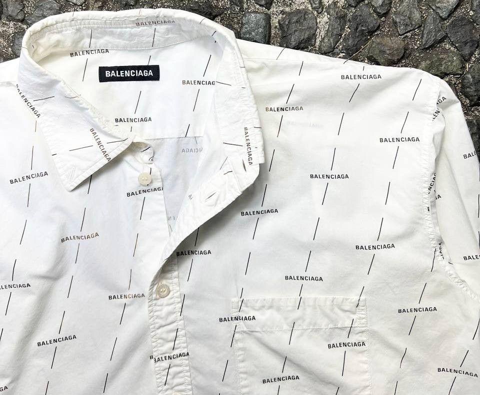 Balenciaga Balenciaga - All Over Print Oversized Shirt Size XS / US 0-2 / IT 36-38 - 4 Thumbnail