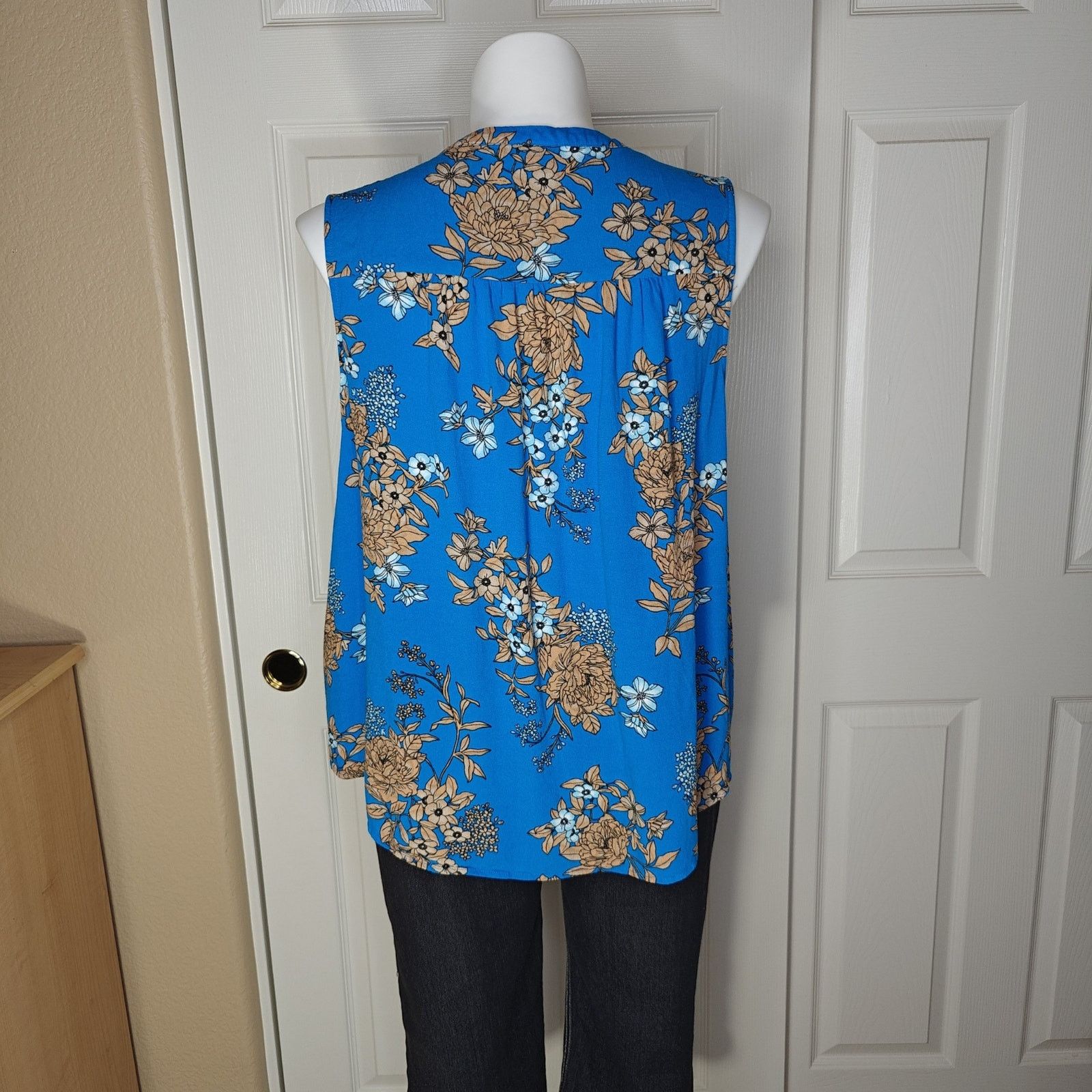 Torrid Torrid Crepe Tie-Front Floral Button-Up Sleeveless Top sz 3 Size 3XL / US 20-22 - 5 Thumbnail