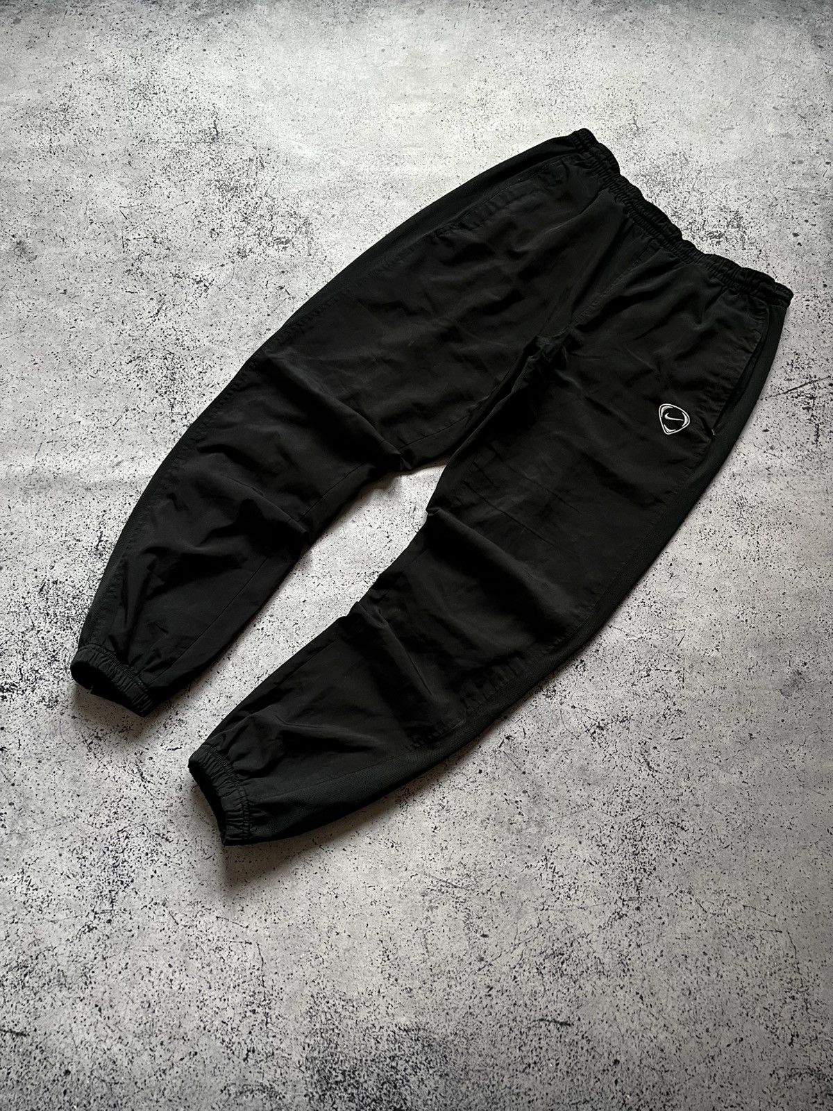 Nike Vintage Nike Nylon Track Pants Drill Y2K USA ACG TN Size US 32 / EU 48 - 1 Thumbnail