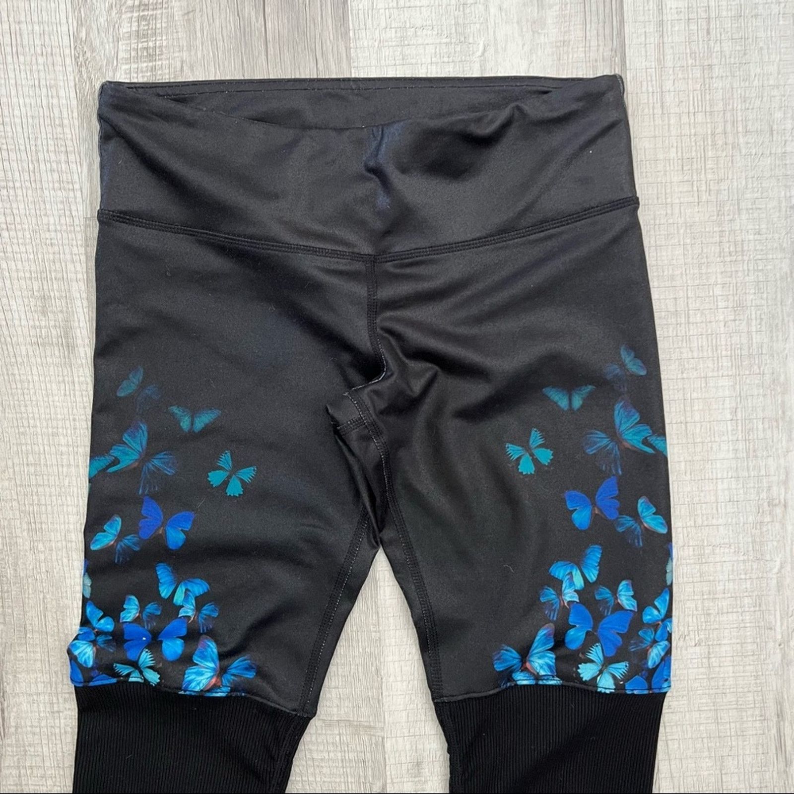 Alo Yoga Alo Yoga x Gypset Goddess butterflies leggings Size 28" / US 6 / IT 42 - 2 Thumbnail