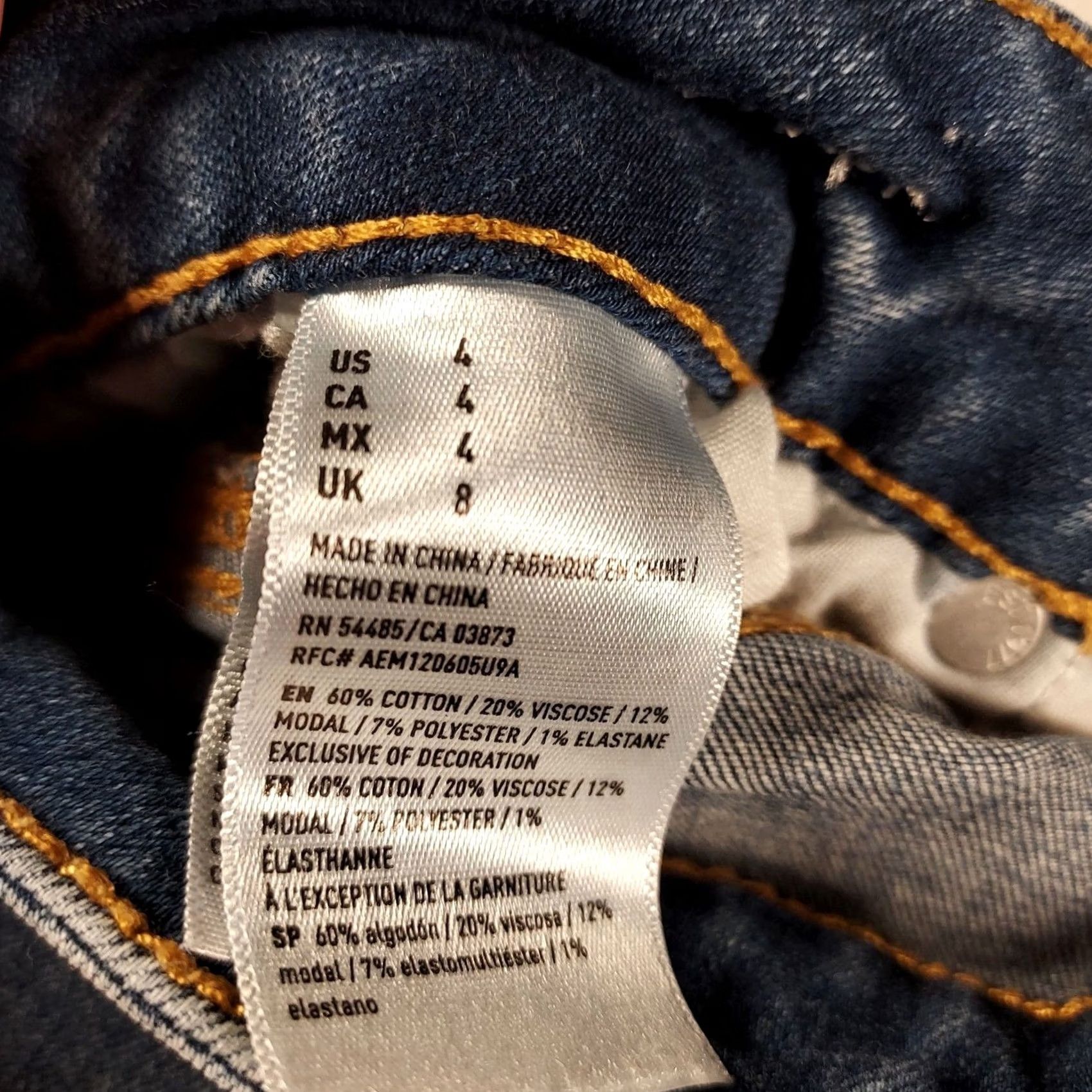 American Eagle Outfitters American Eagle Outfitters Super Stretch Jean Shorts Size 4 Flat Front Zip 4 Inseam Blue Distressed Frayed Hem Women Regular Hi Rise Shortie Shorts Size 27" / US 4 / IT 40 - 4 Thumbnail