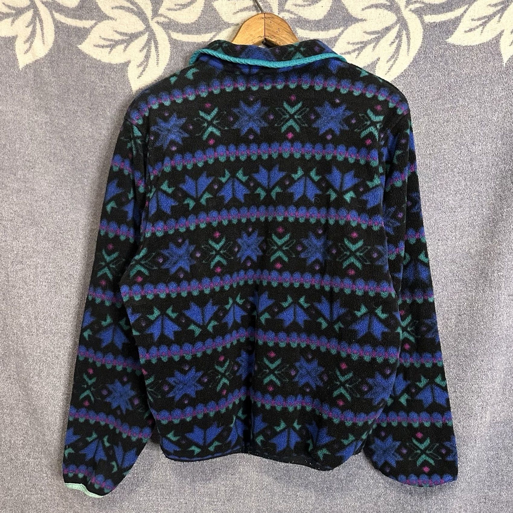 Vintage VINTAGE L.L. Bean Fleece Pullover Sweater Mock Neck 1/4 Snap Snowflake Black M Unisex Adults 90s Outdoors Size US M / EU 48-50 / 2 - 3 Thumbnail