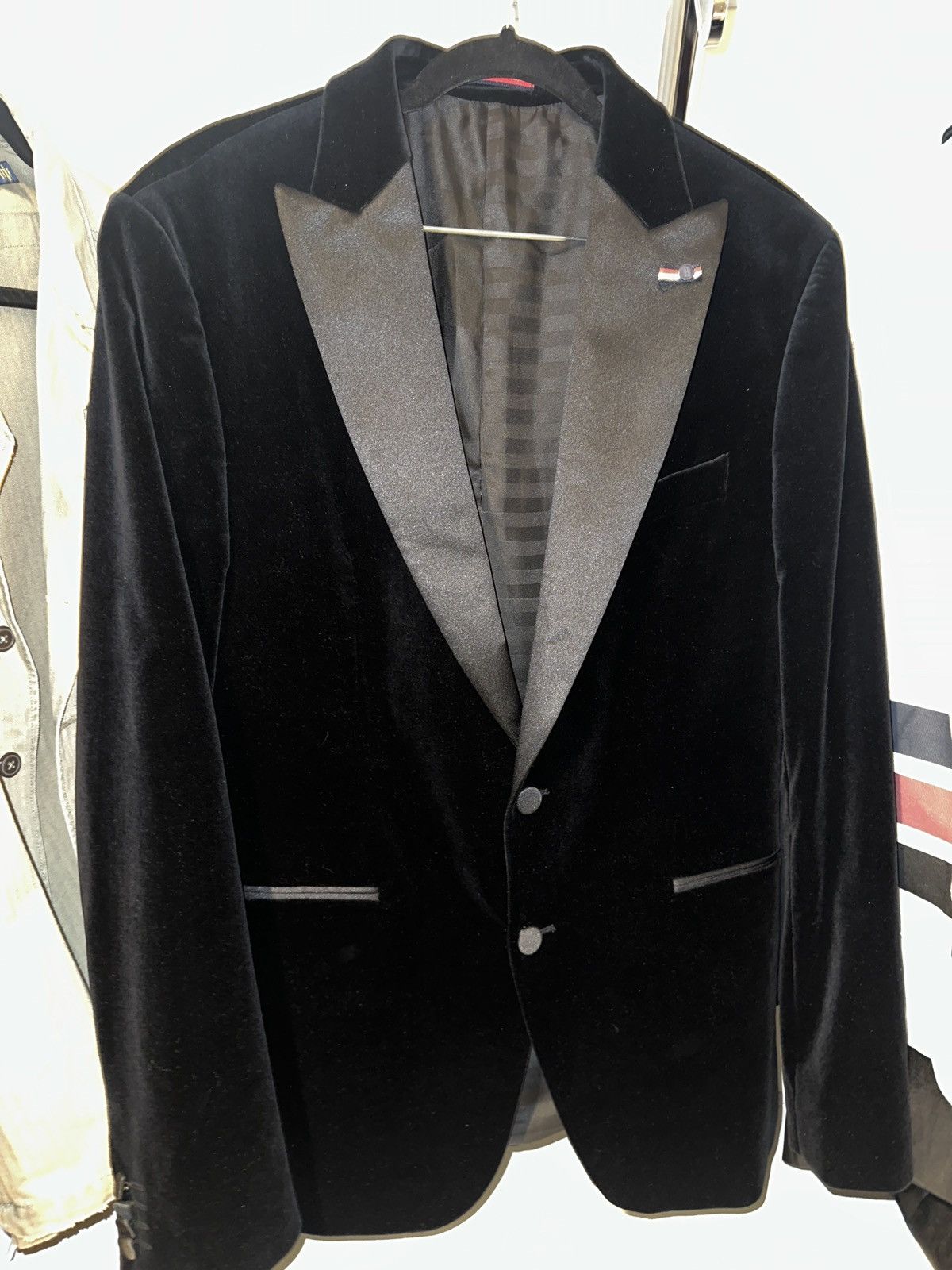 Tommy Hilfiger Tommy Hilfiger Flex Velvet Tuxedo Suit 44 Size 44R - 1 Thumbnail