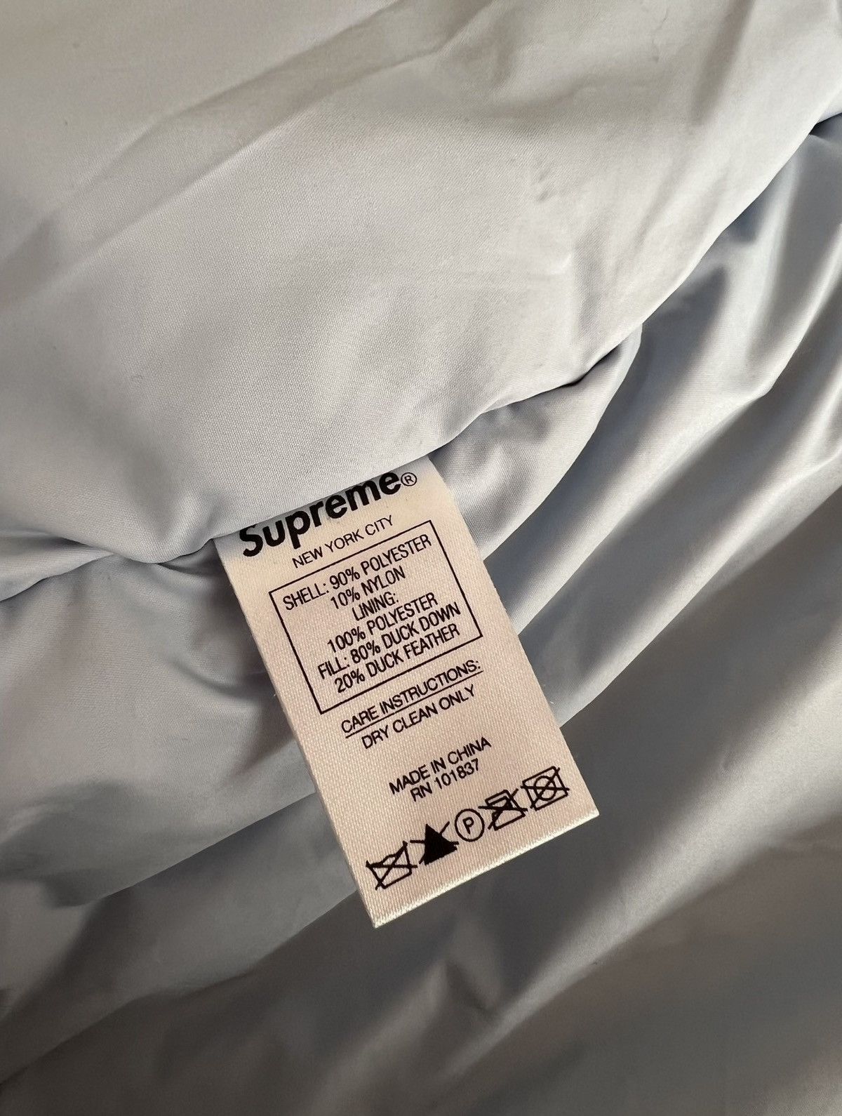 Supreme SUPREME SS19 Bonded Logo Puffy Jacket XL Light Blue Size US XL / EU 56 / 4 - 5 Thumbnail
