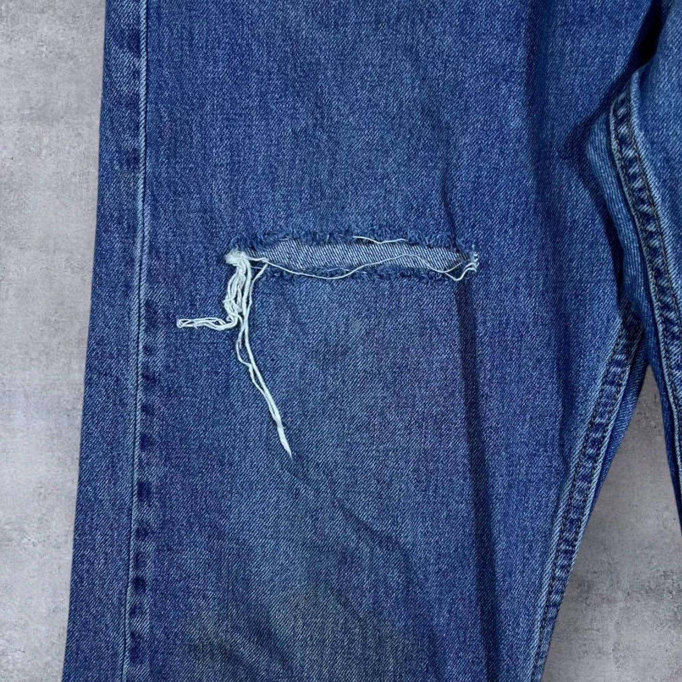 Levi's VINTAGE Levi's Red Tab Regular Straight Leg Distressed Blue Denim Jeans Mens W36 L32 Denim Jeans Distressed Size US 36 / EU 52 - 8 Thumbnail