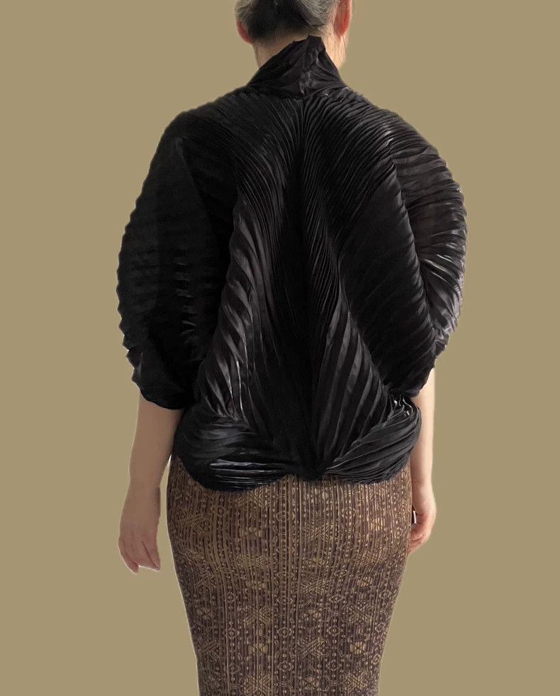 Issey Miyake Issey Miyake size:2 Black main line batsleeve jacket Size S / US 4 / IT 40 - 4 Thumbnail