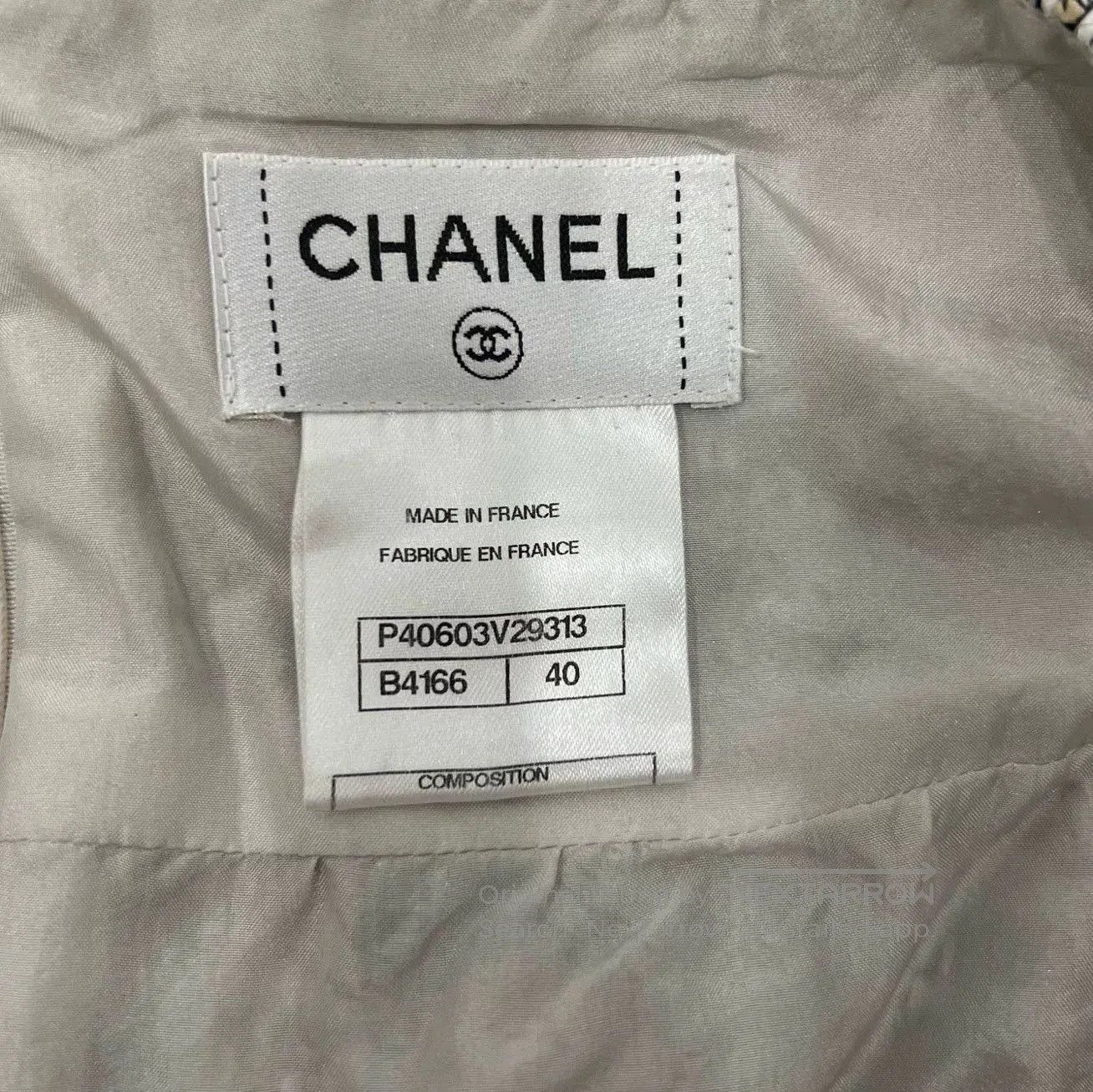 Chanel Chanel Tweed Newspaper Print Skirt. Size 39" - 4 Thumbnail