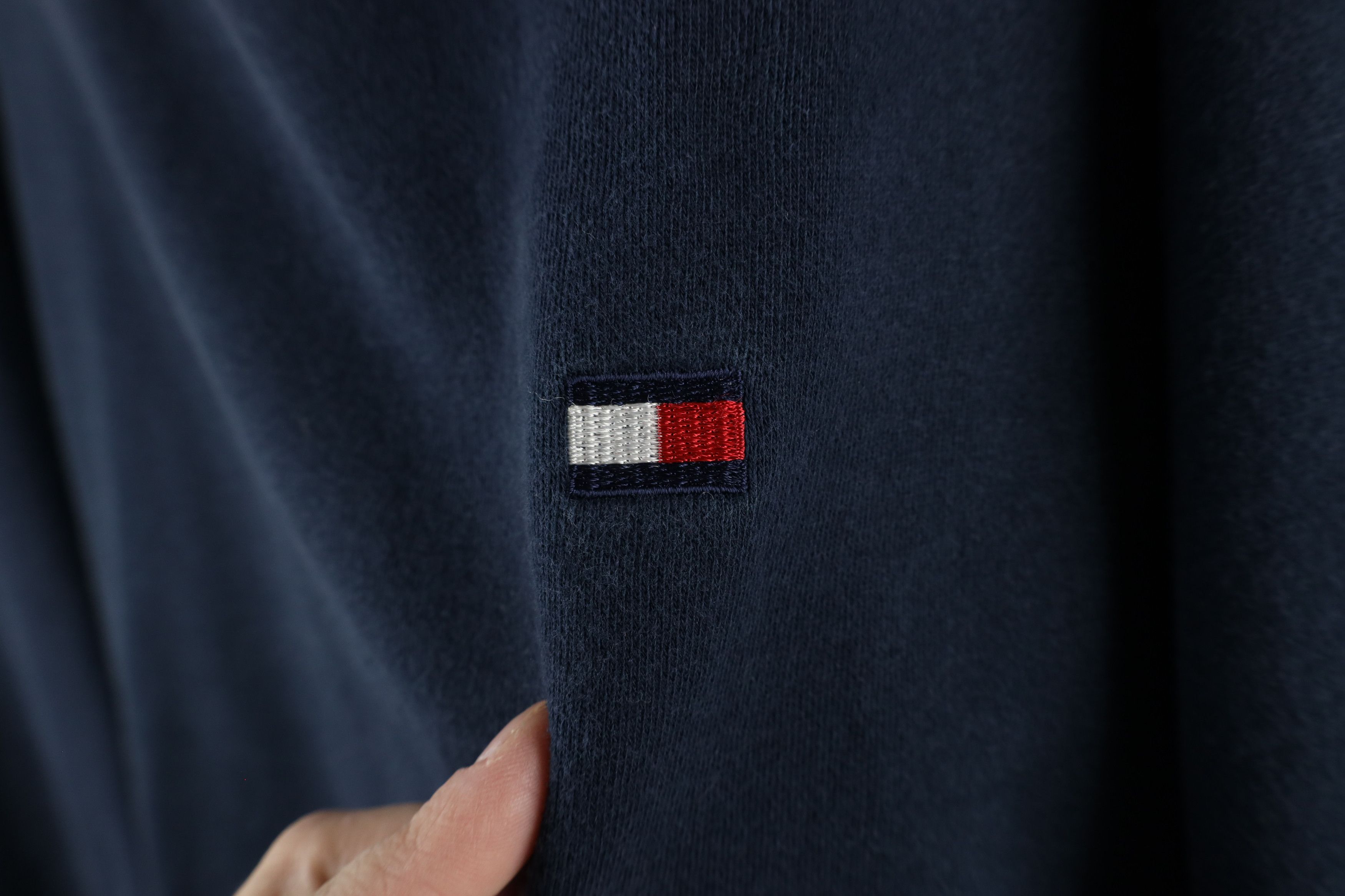 Tommy Hilfiger × Vintage Vintage 90s Tommy Hilfiger Heavyweight Crewneck Sweatshirt Size US XL / EU 56 / 4 - 4 Thumbnail