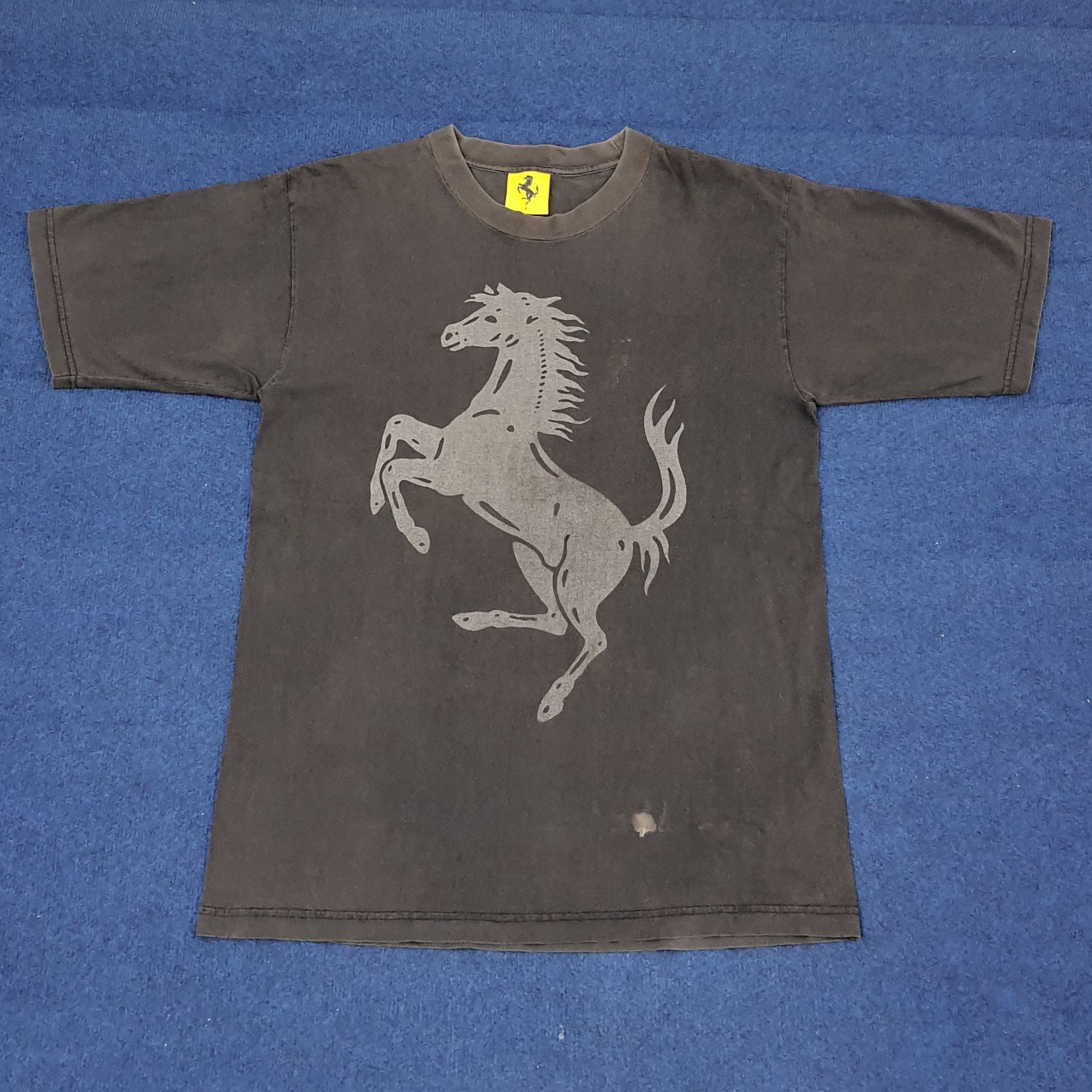 Ferrari Vintage Ferrari Sports Big Logo Tshirt C223N44 Size US L / EU 52-54 / 3 - 1 Thumbnail