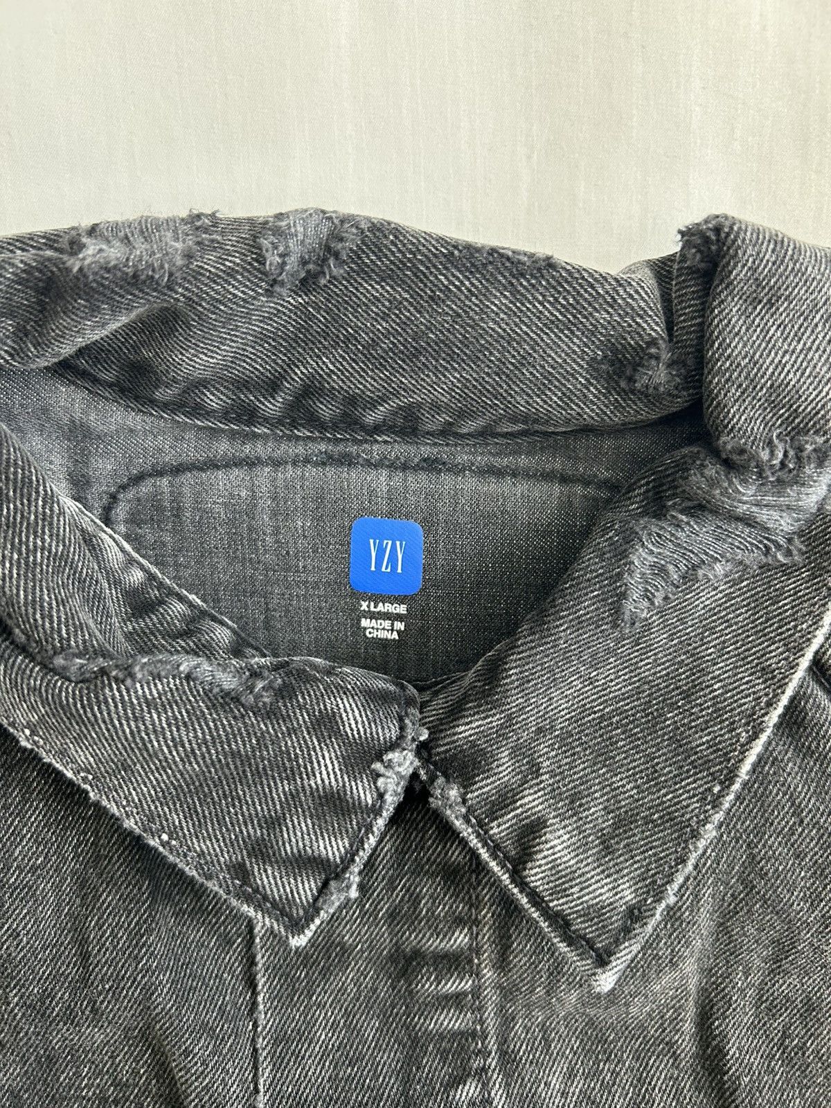 Balenciaga × Gap × Yeezy Yeezy Gap Padded Denim Jacket Balenciaga Grey Wash China Size US XL / EU 56 / 4 - 5 Thumbnail
